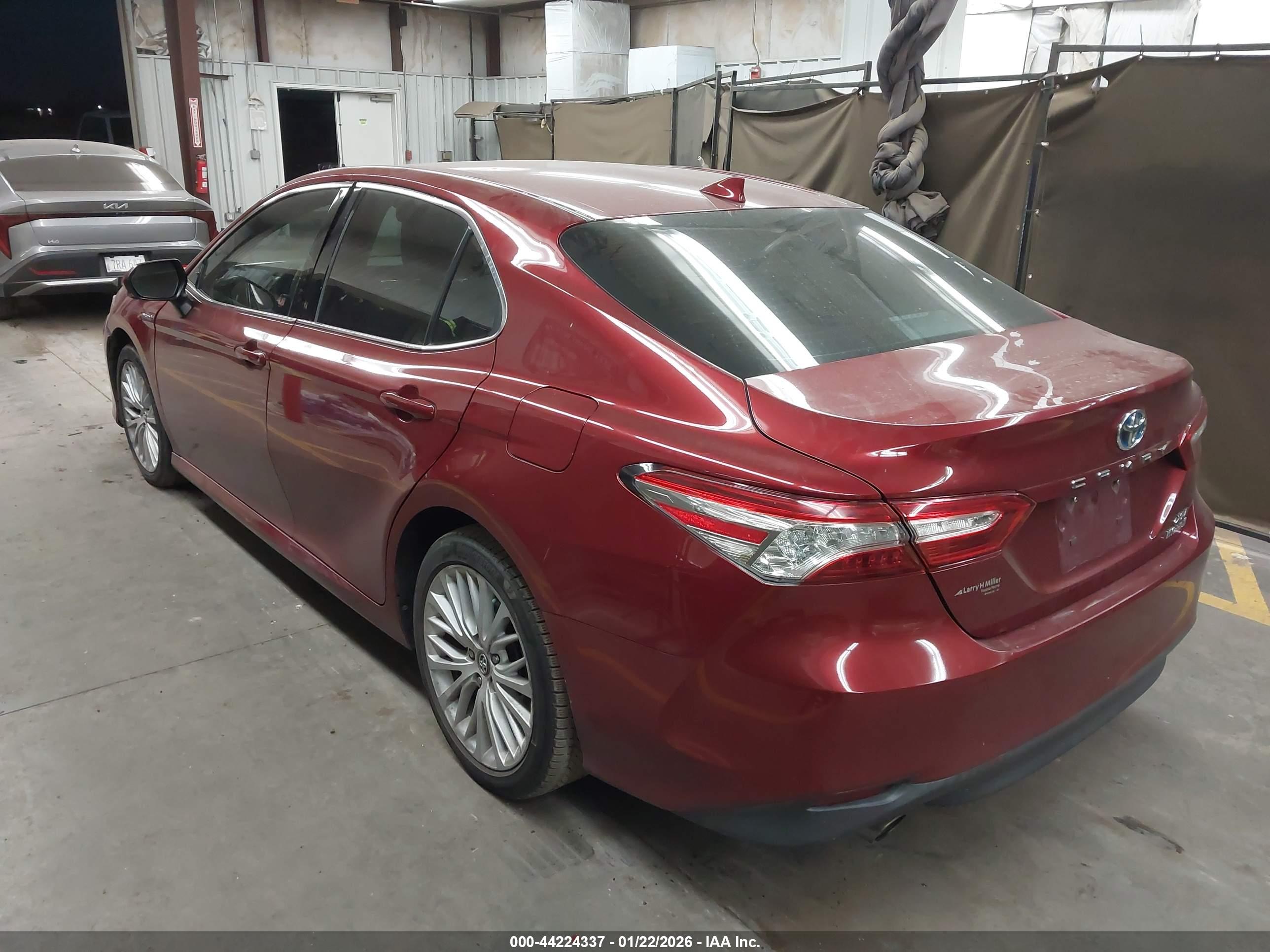 TOYOTA CAMRY image 3