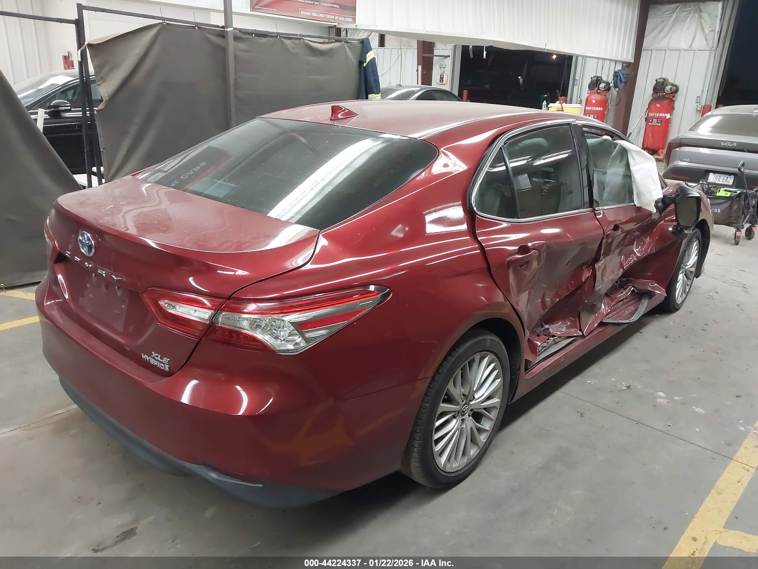 TOYOTA CAMRY image 4
