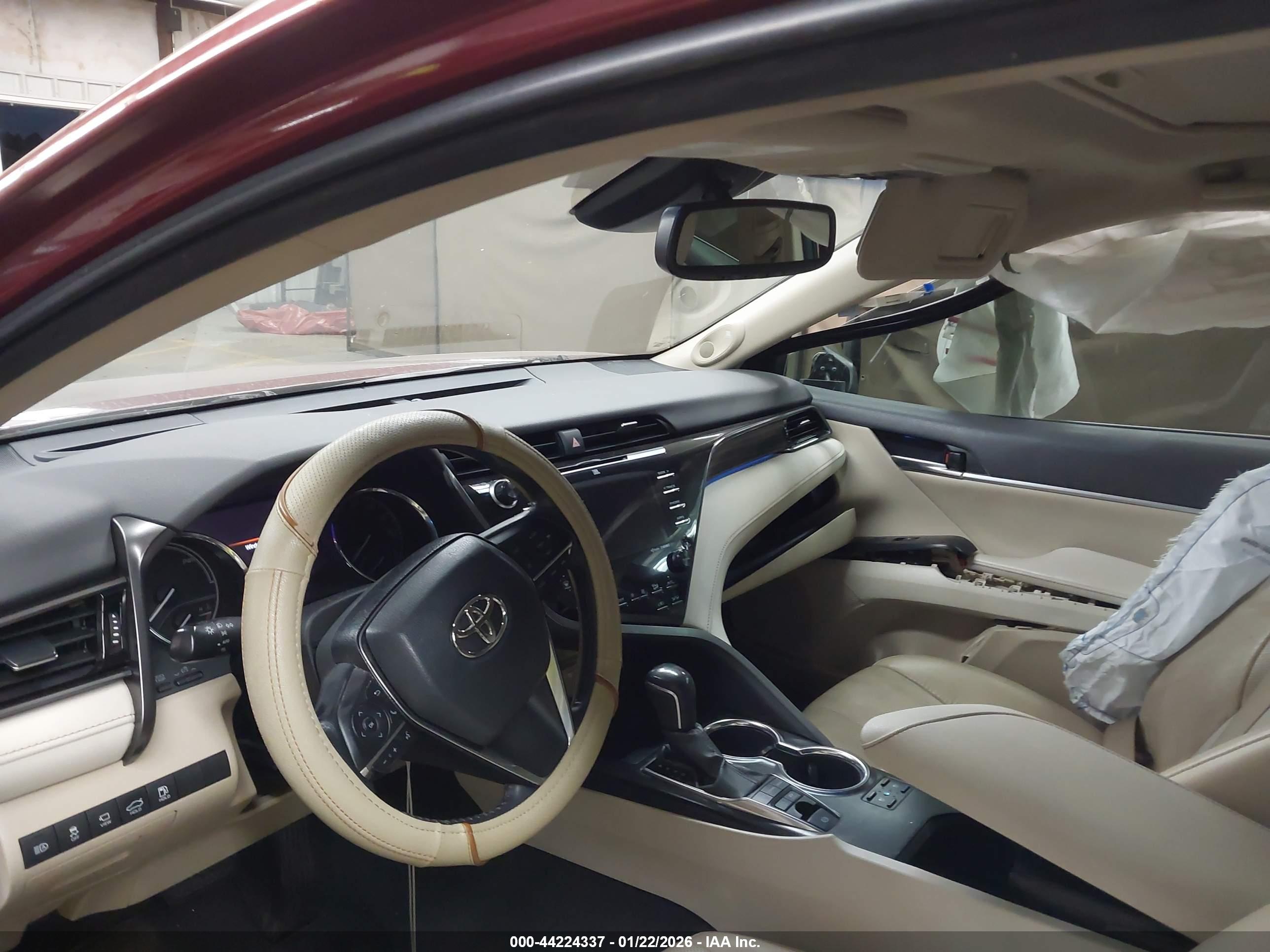 TOYOTA CAMRY image 5