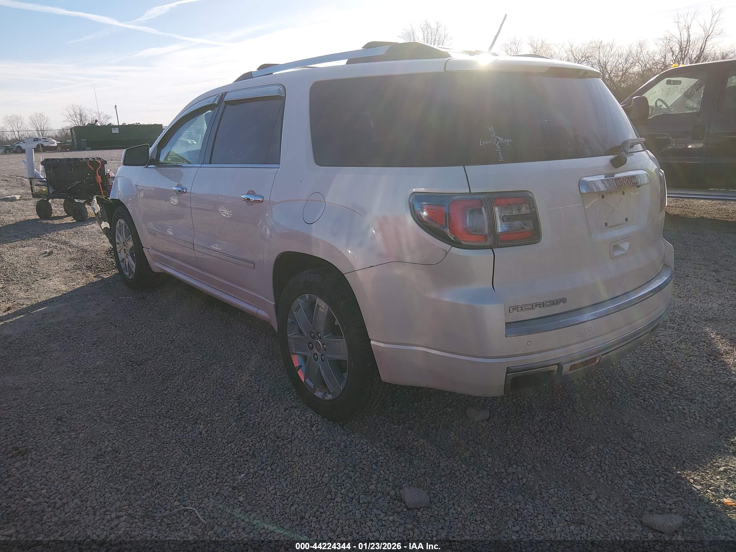 GMC ACADIA image 3