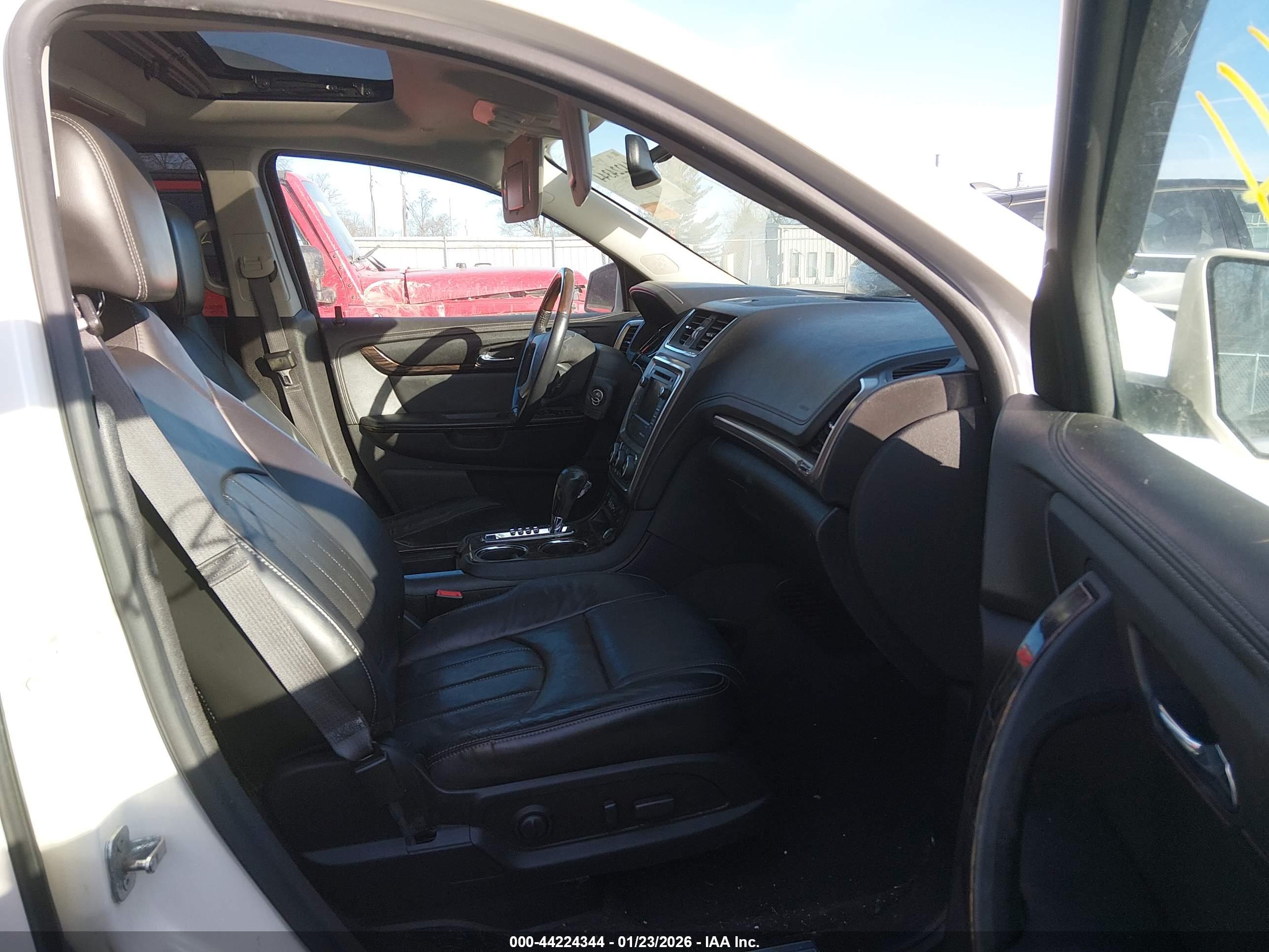 GMC ACADIA image 5