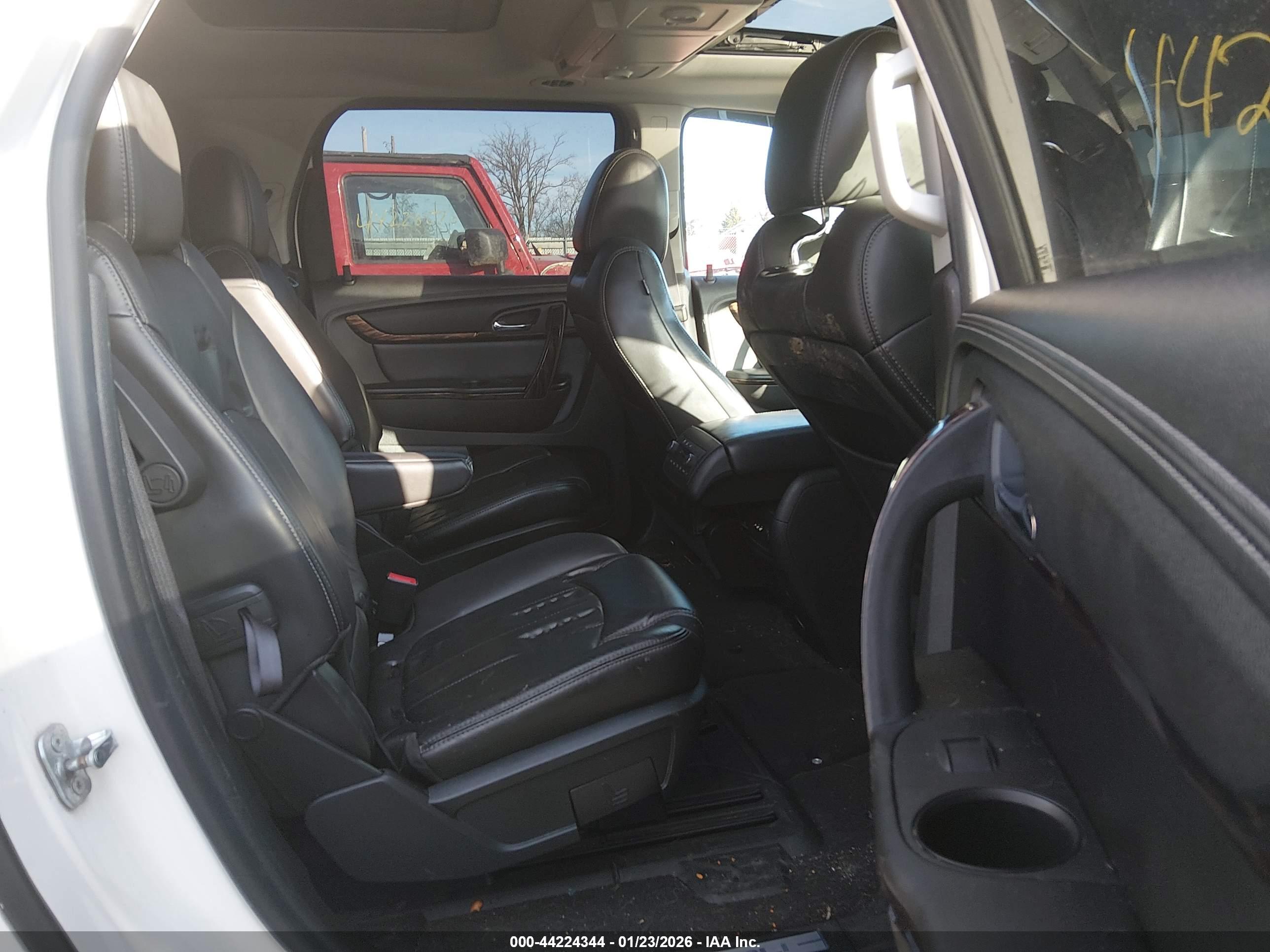 GMC ACADIA image 8