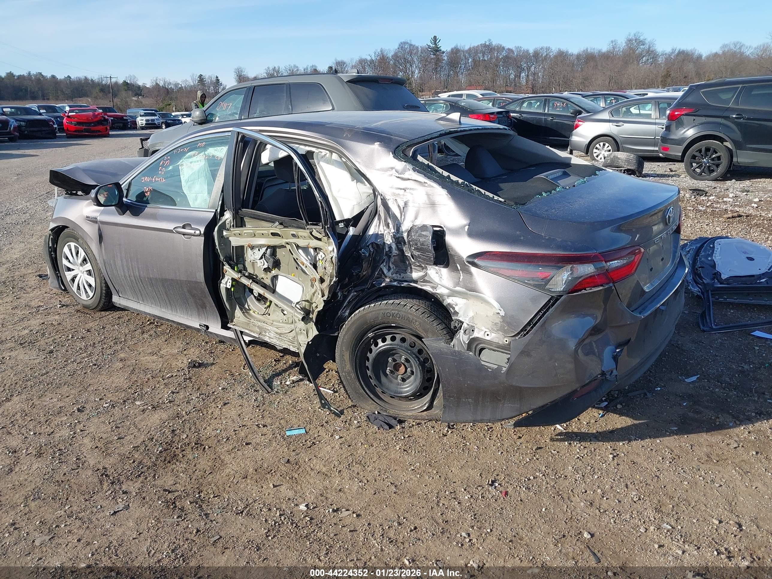 TOYOTA CAMRY image 3