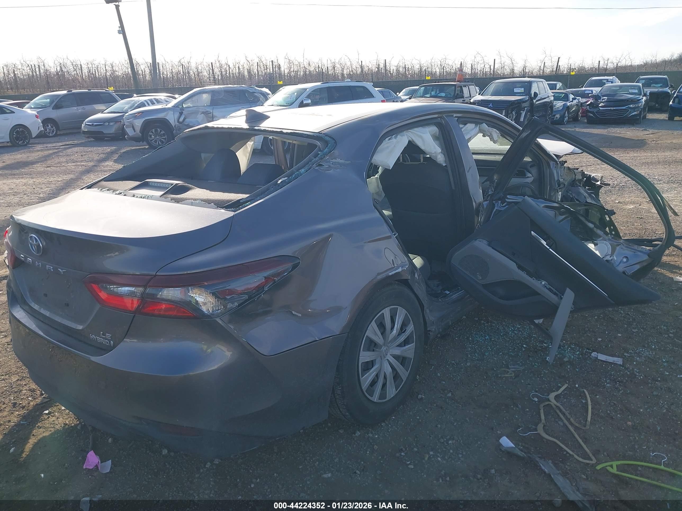 TOYOTA CAMRY image 4