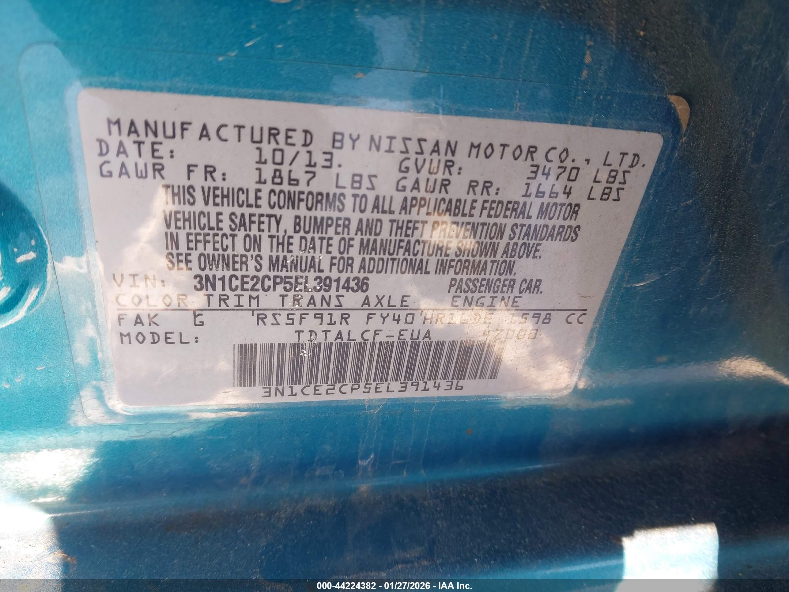 NISSAN VERSA image 9