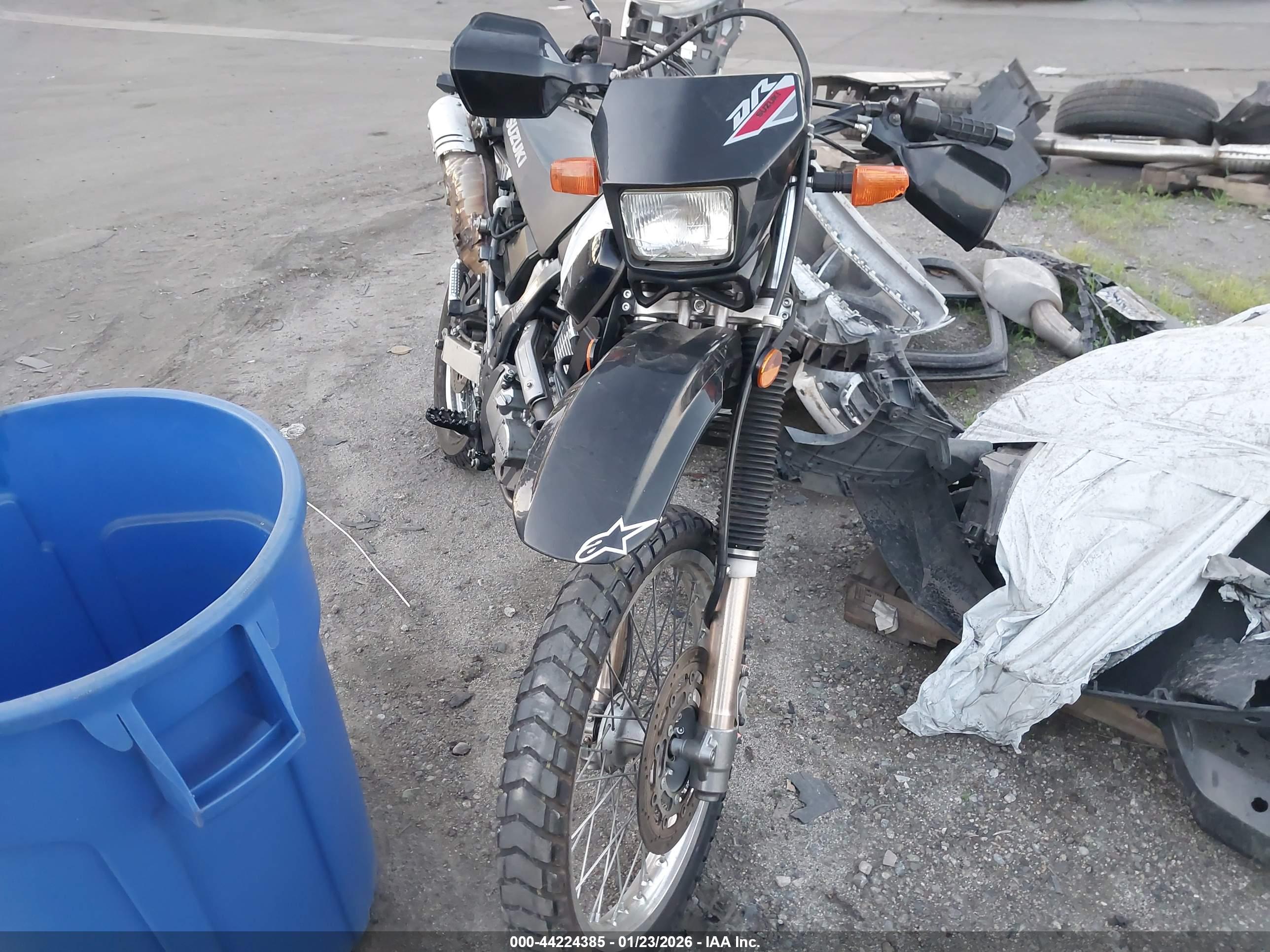 SUZUKI DR650 image 5