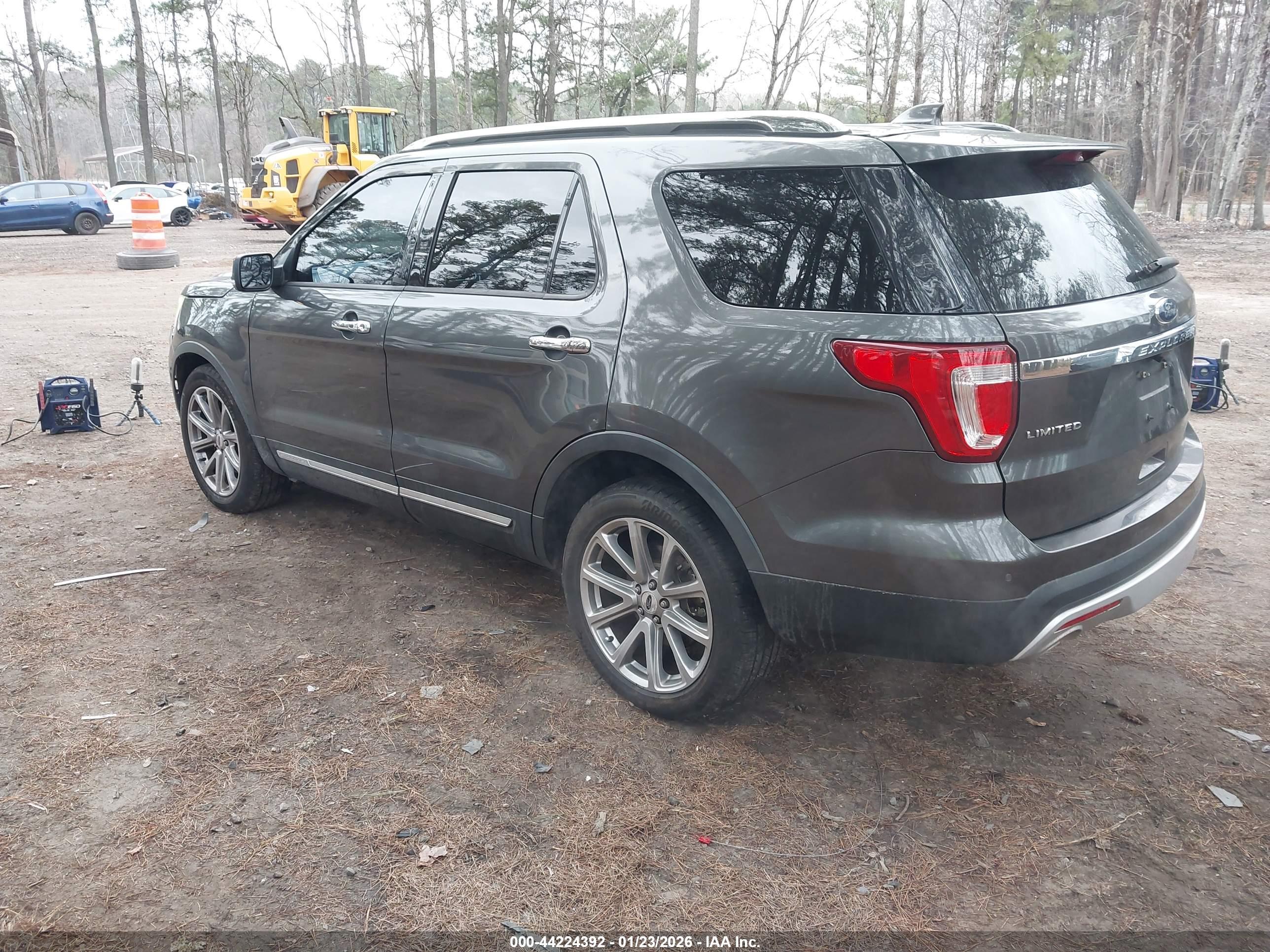 FORD EXPLORER image 3