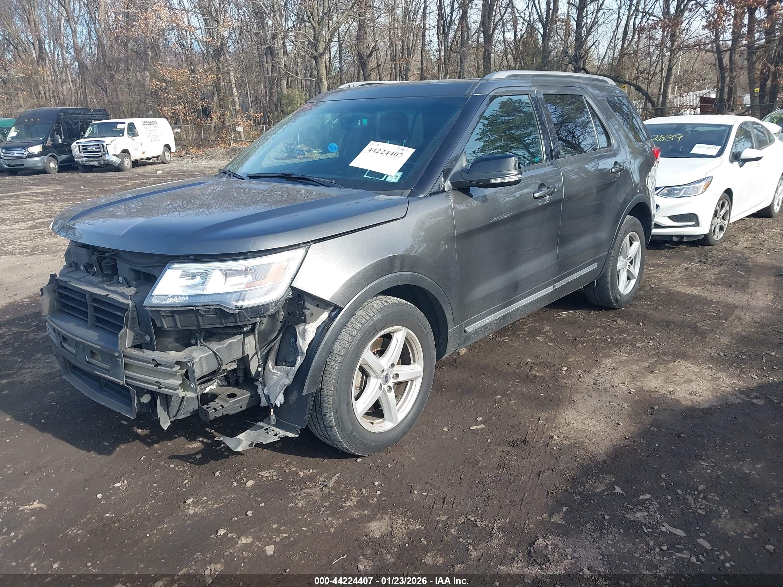 FORD EXPLORER image 2