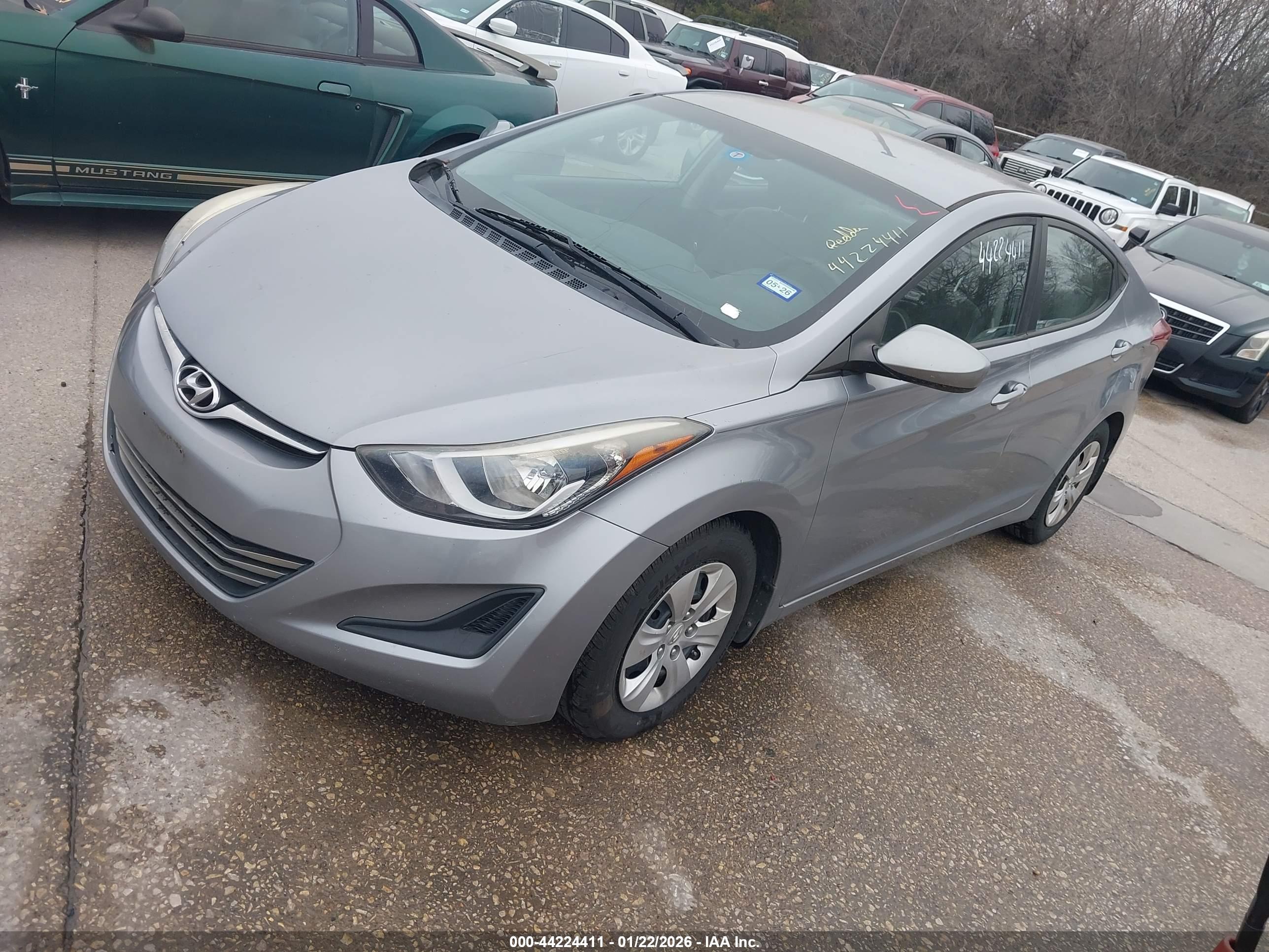 HYUNDAI ELANTRA image 2