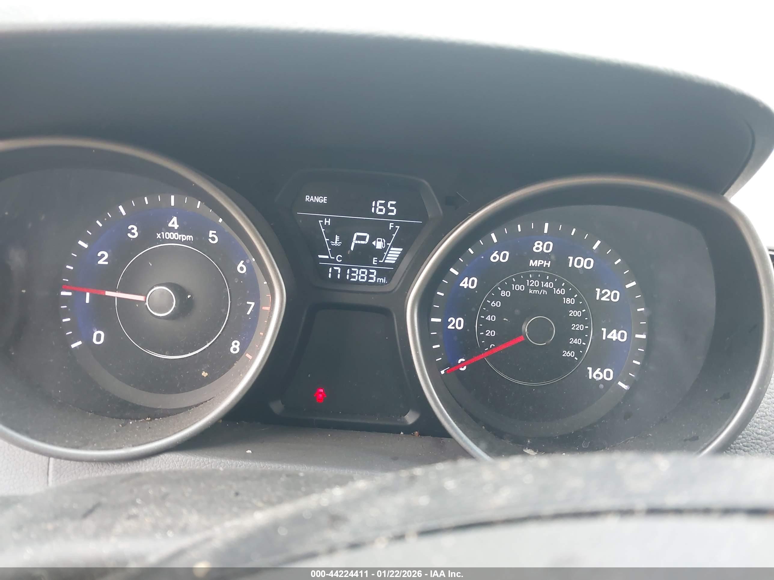 HYUNDAI ELANTRA image 7
