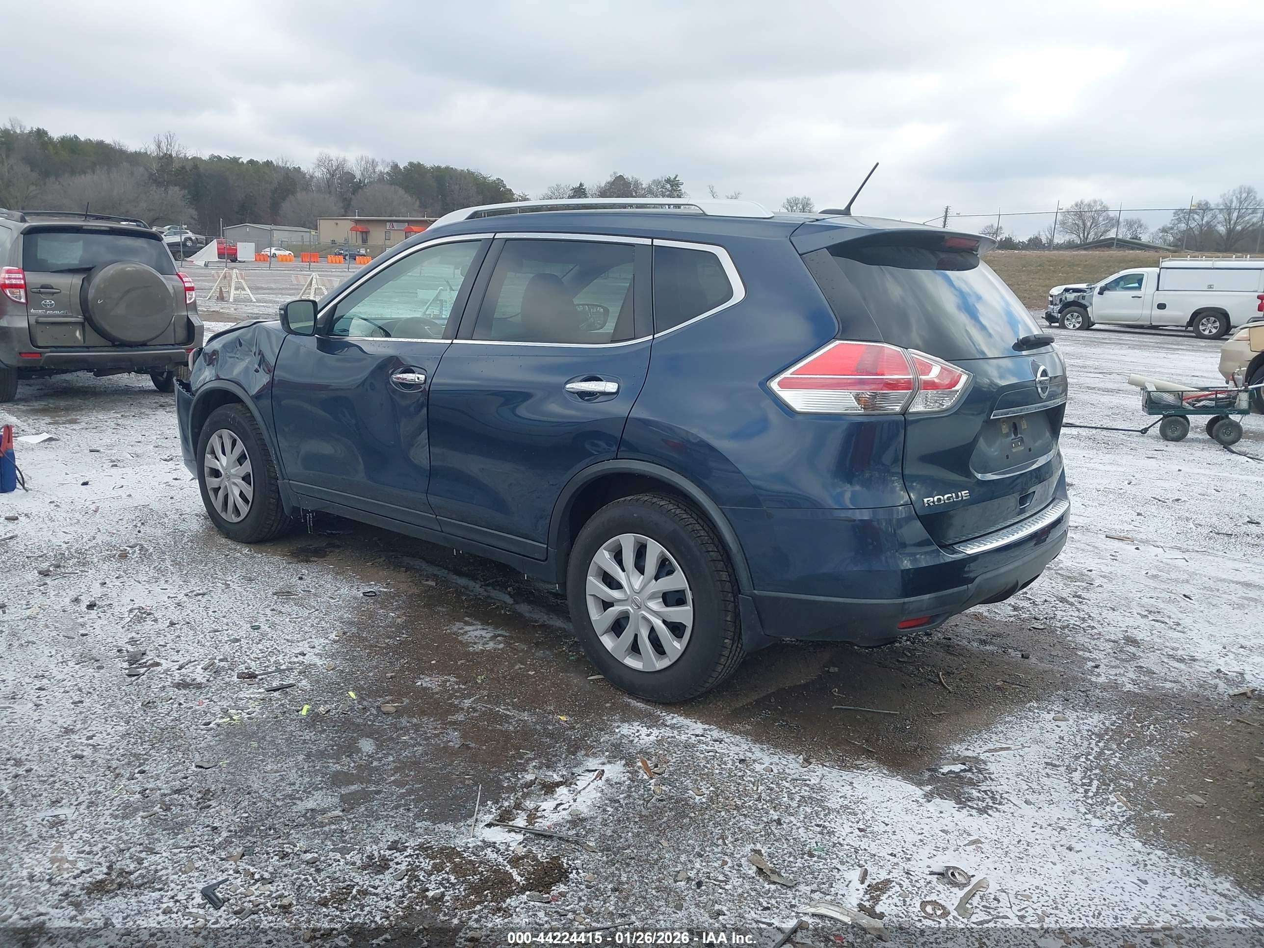 NISSAN ROGUE image 3