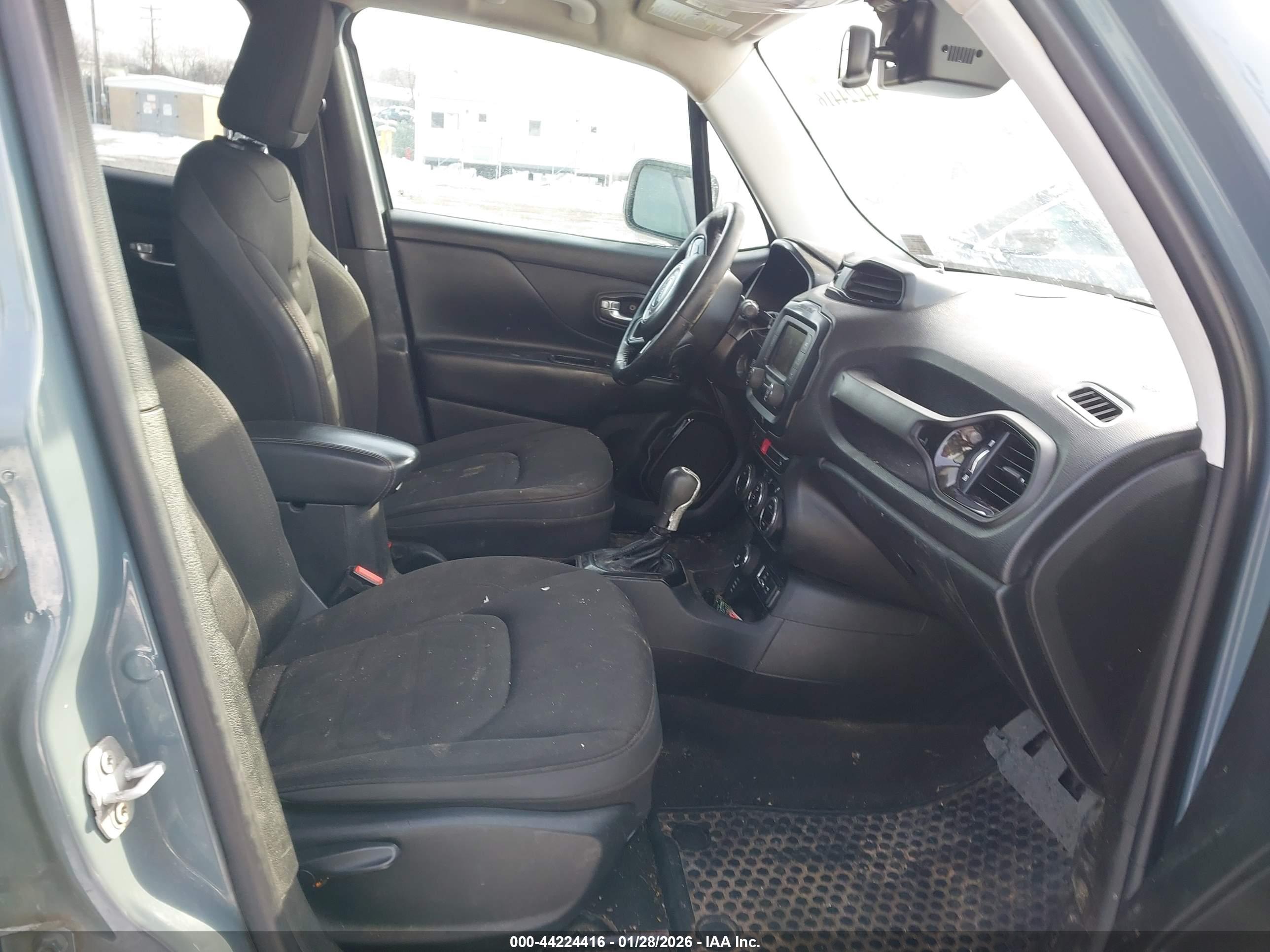 JEEP RENEGADE image 5