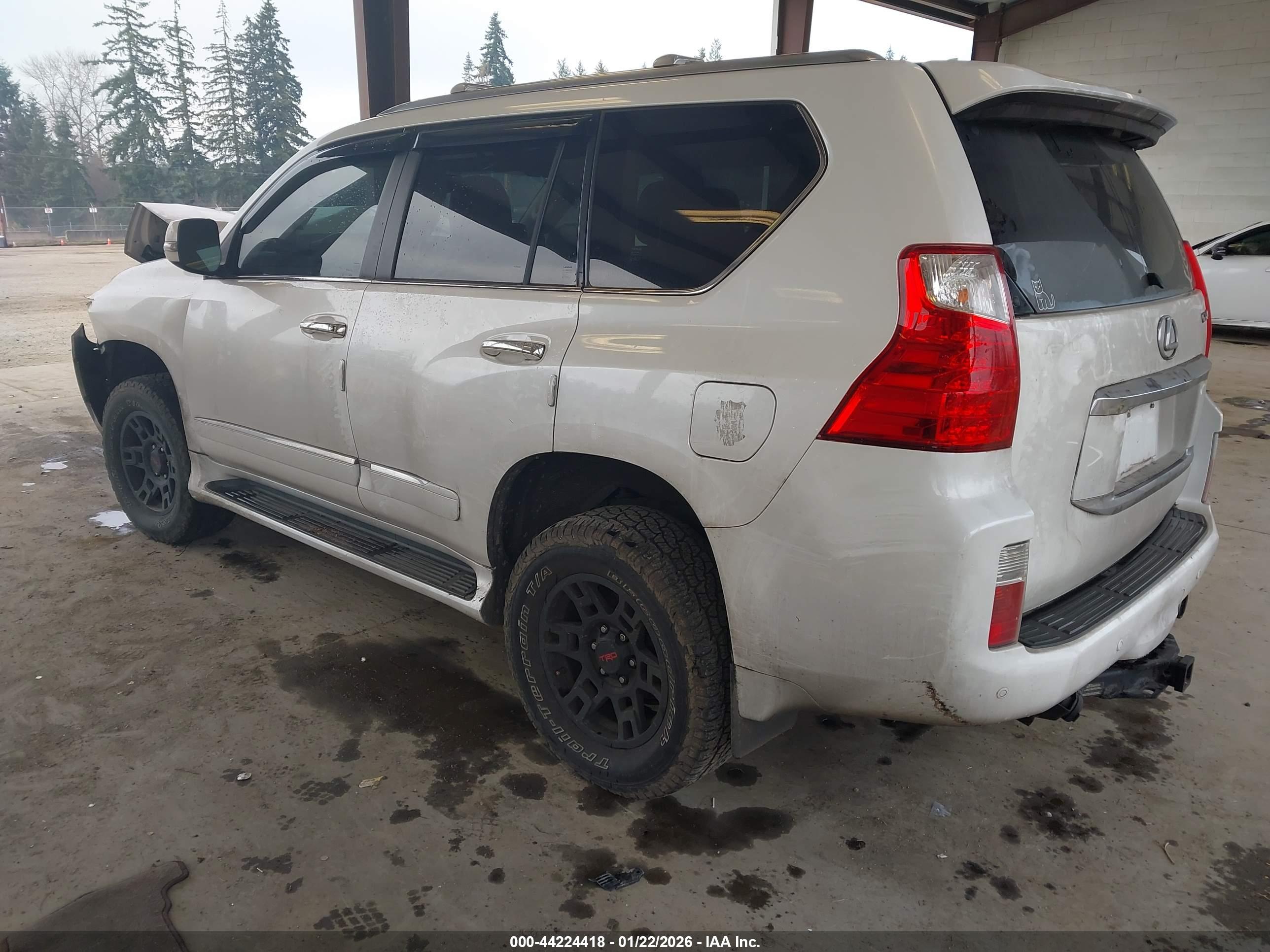 LEXUS GX image 3