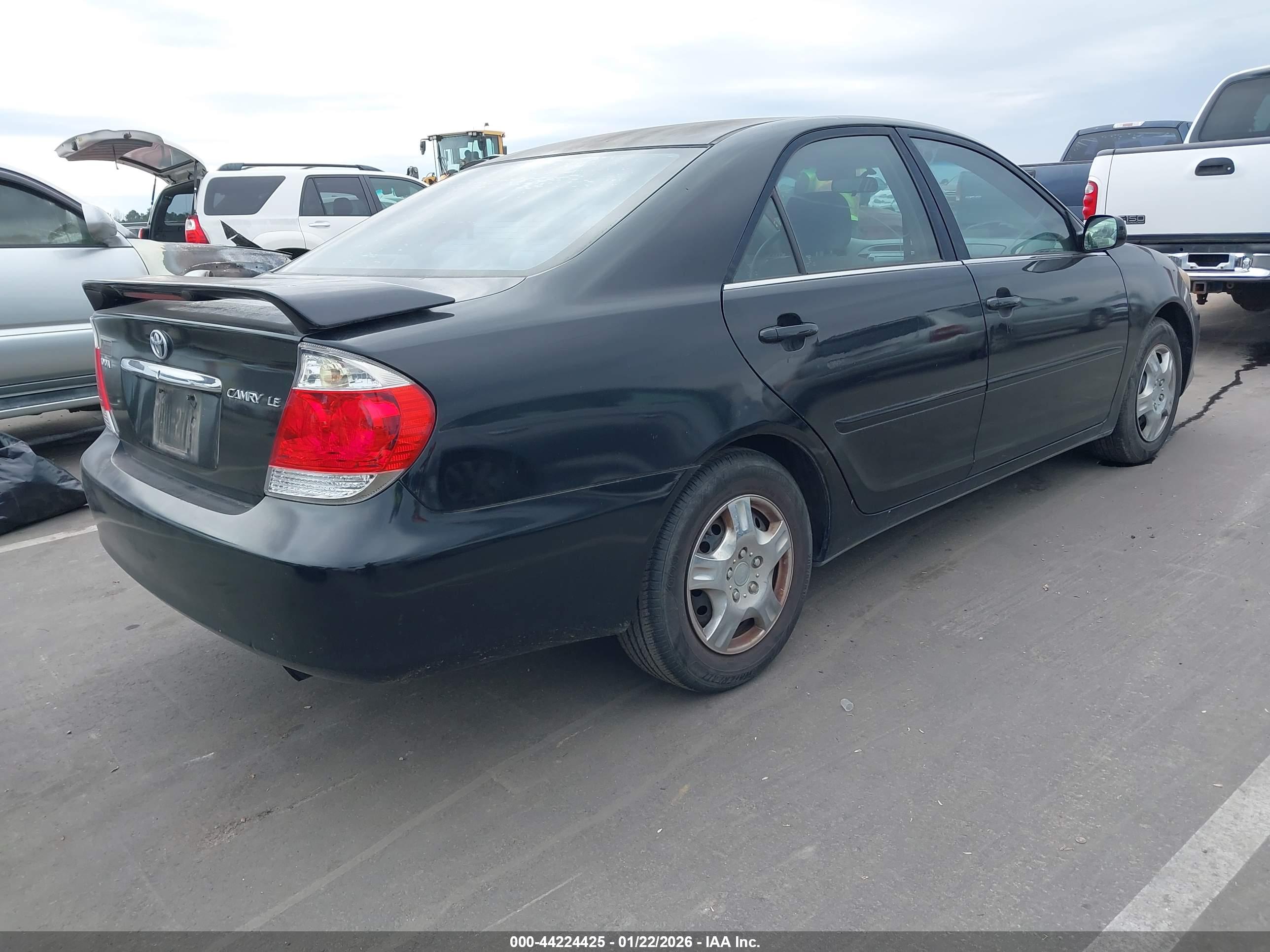 TOYOTA CAMRY image 4