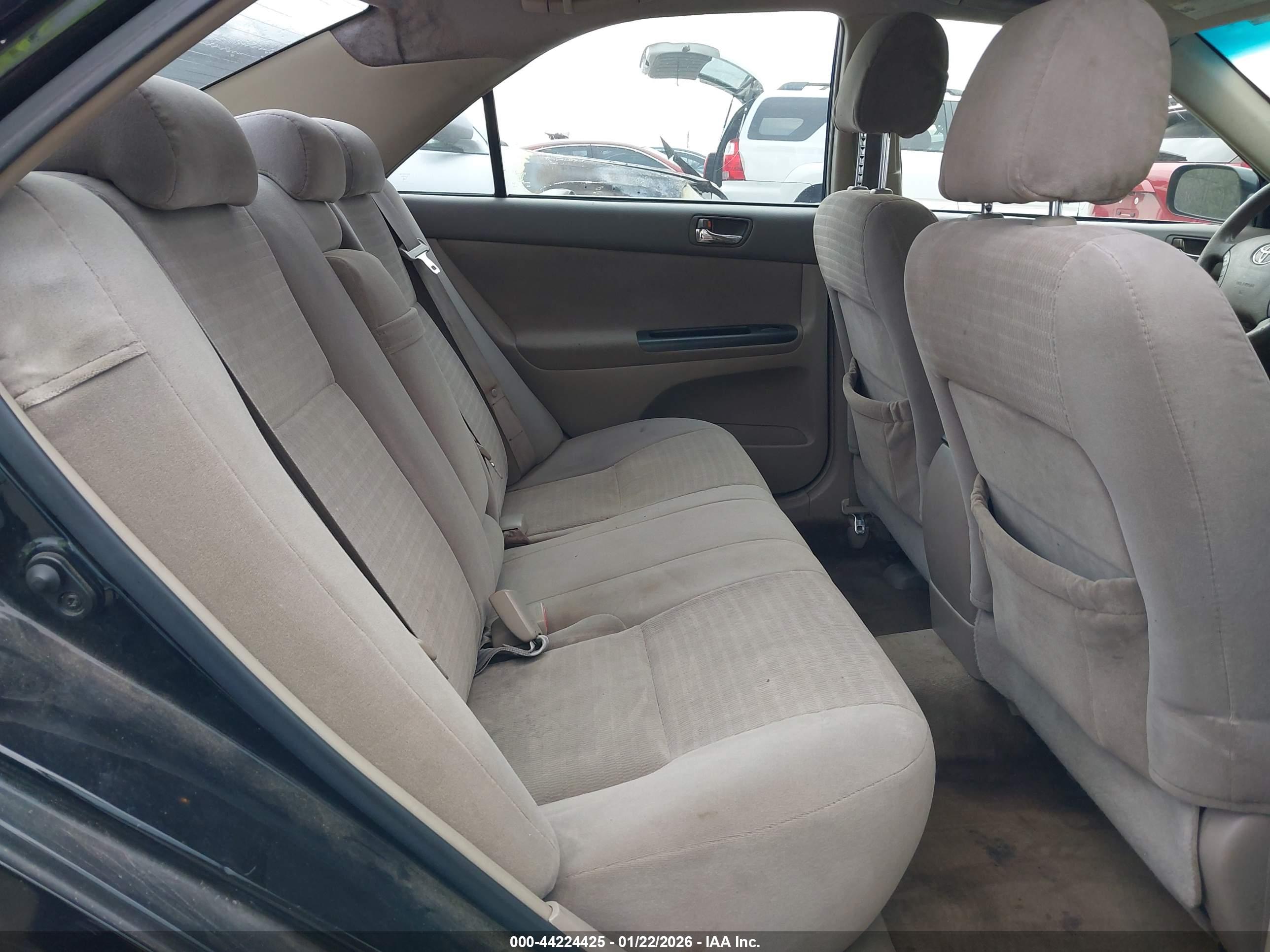 TOYOTA CAMRY image 8