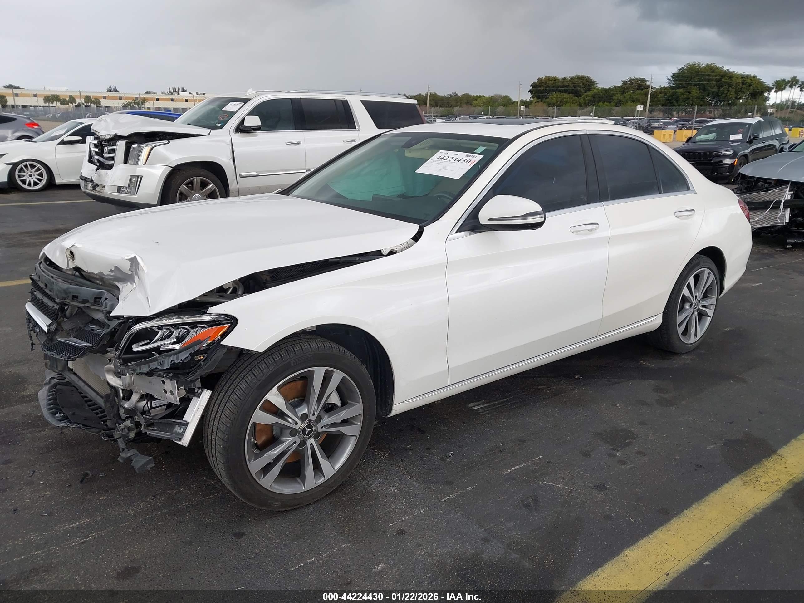 MERCEDES-BENZ C image 2