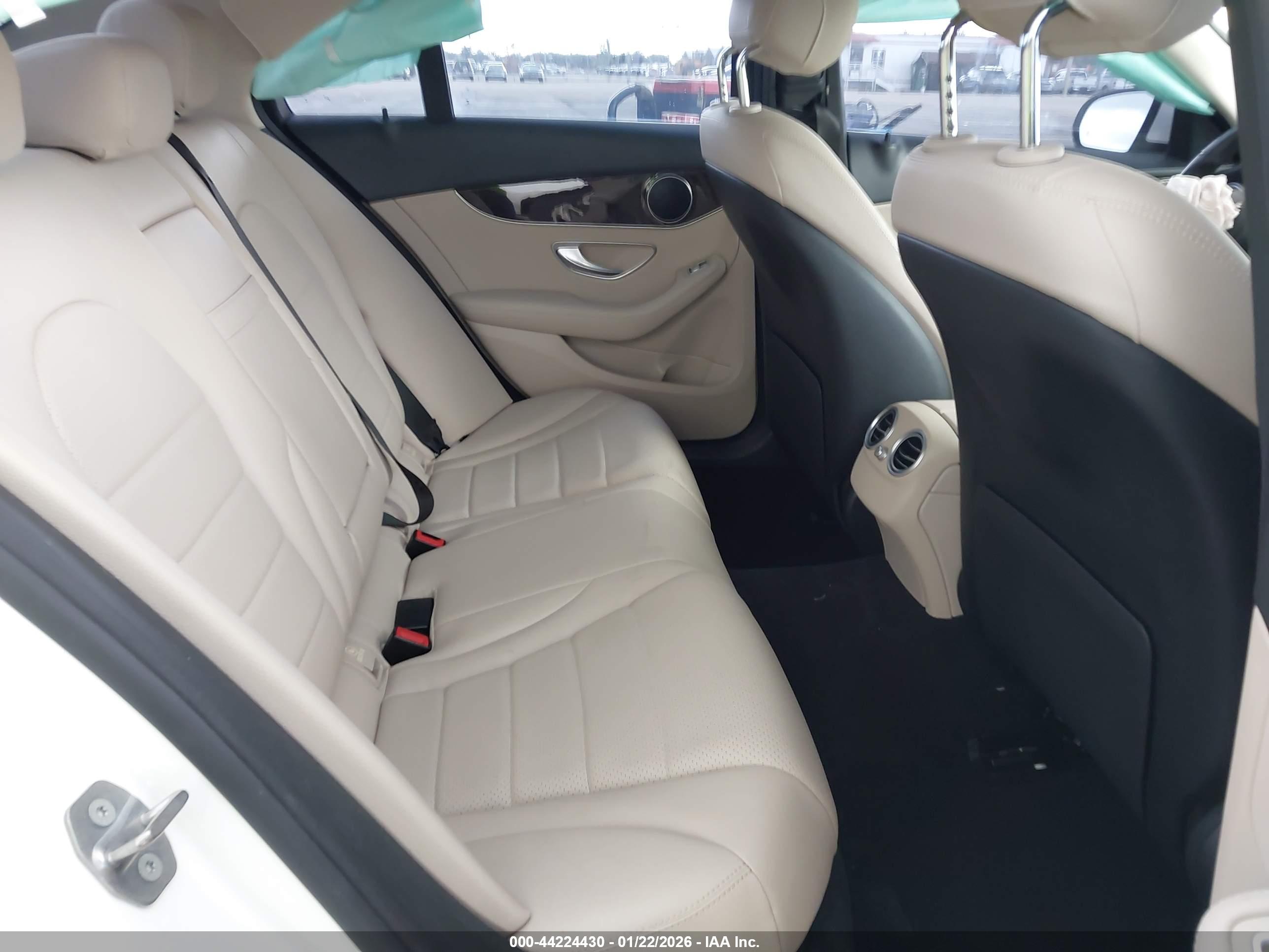 MERCEDES-BENZ C image 8