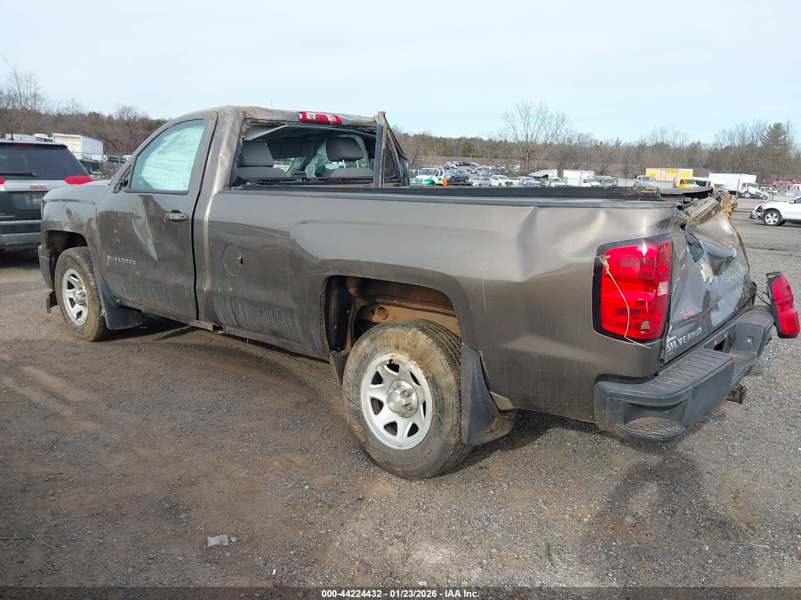 CHEVROLET SILVERADO image 3