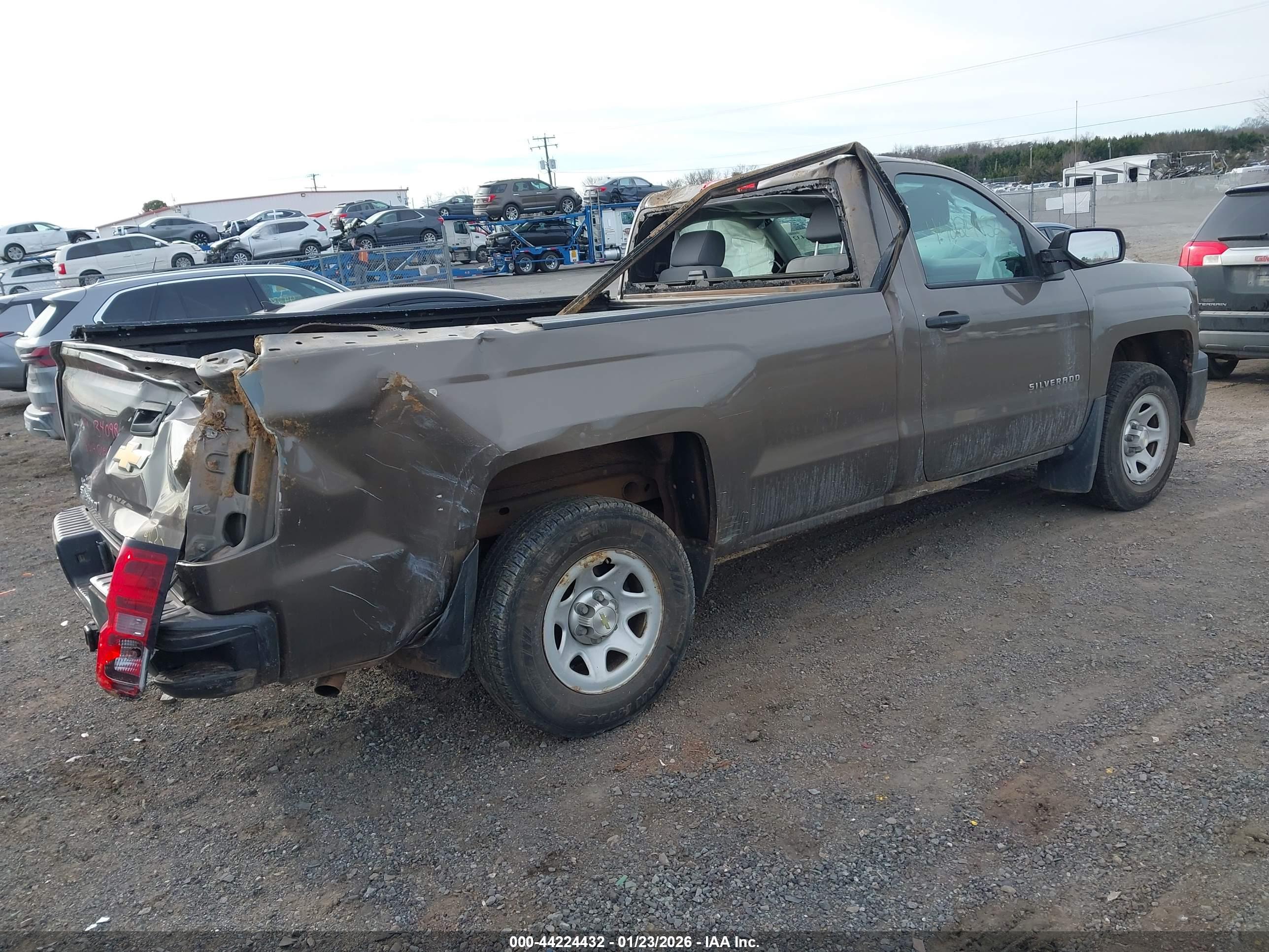 CHEVROLET SILVERADO image 4