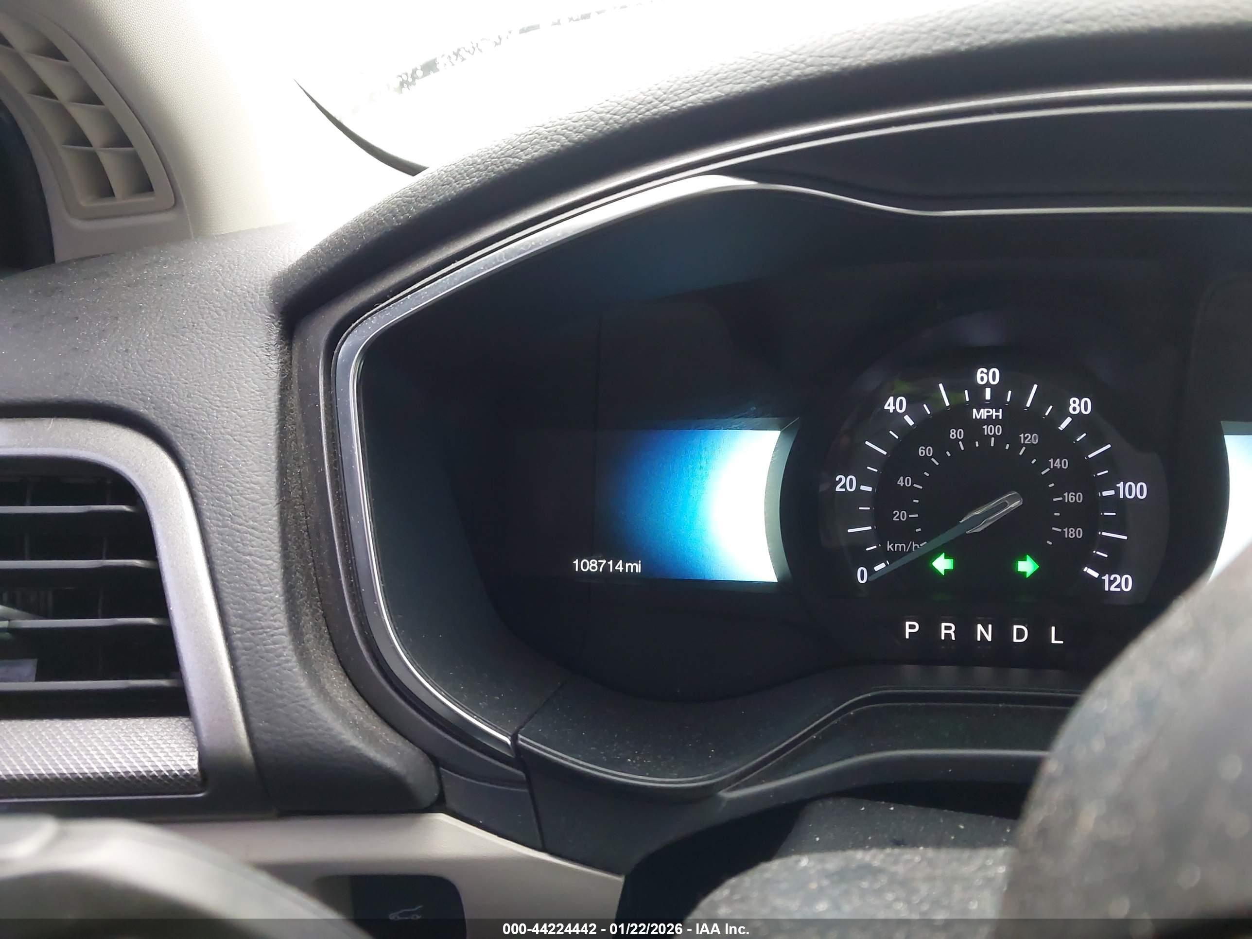 FORD FUSION image 7