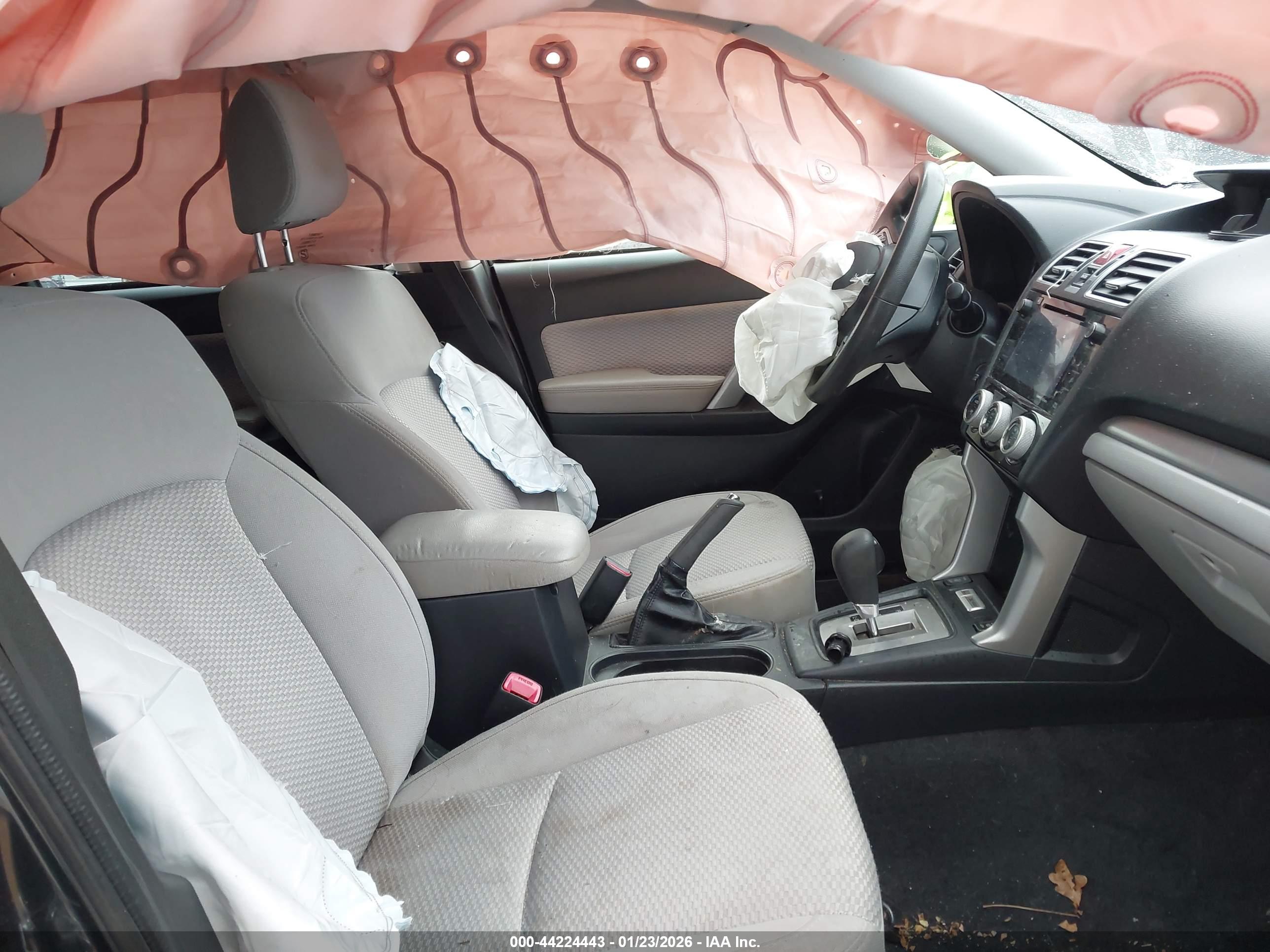 SUBARU FORESTER image 5