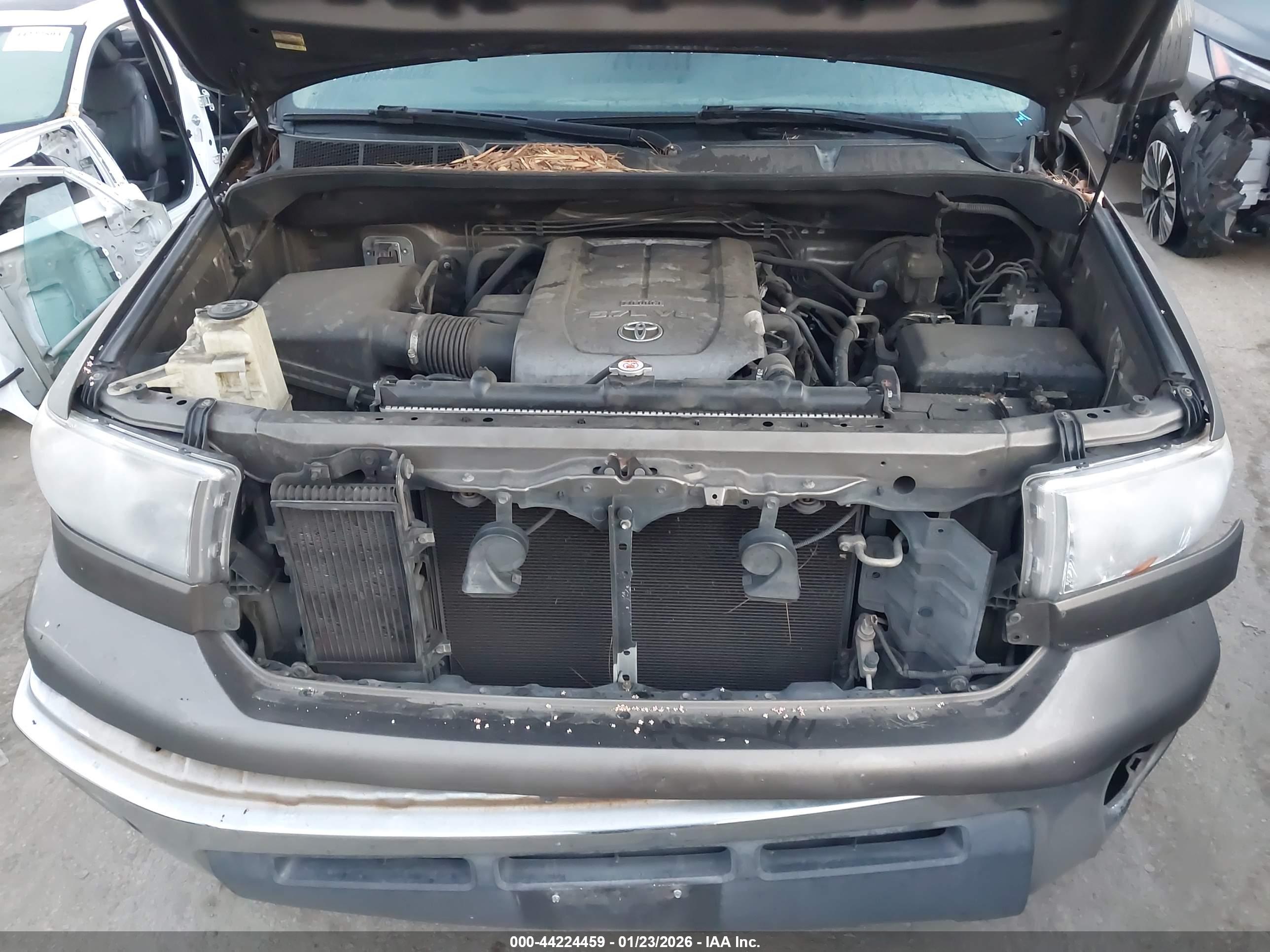 TOYOTA TUNDRA image 10