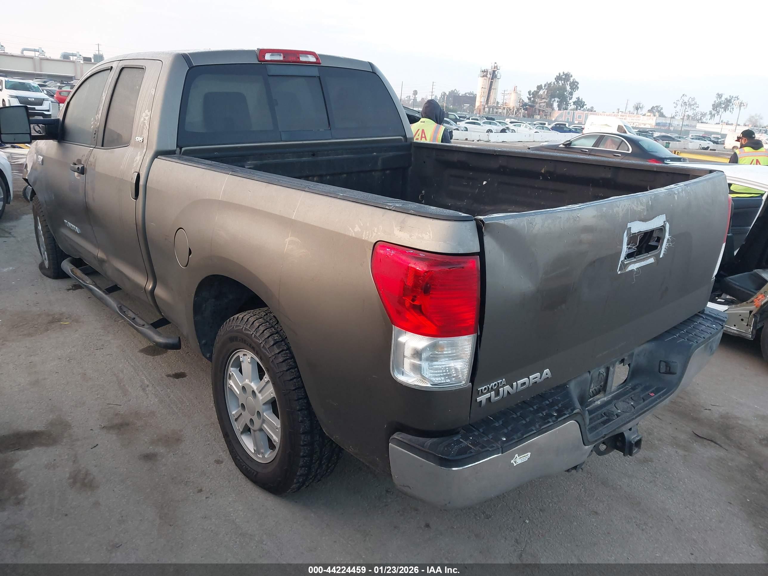 TOYOTA TUNDRA image 3