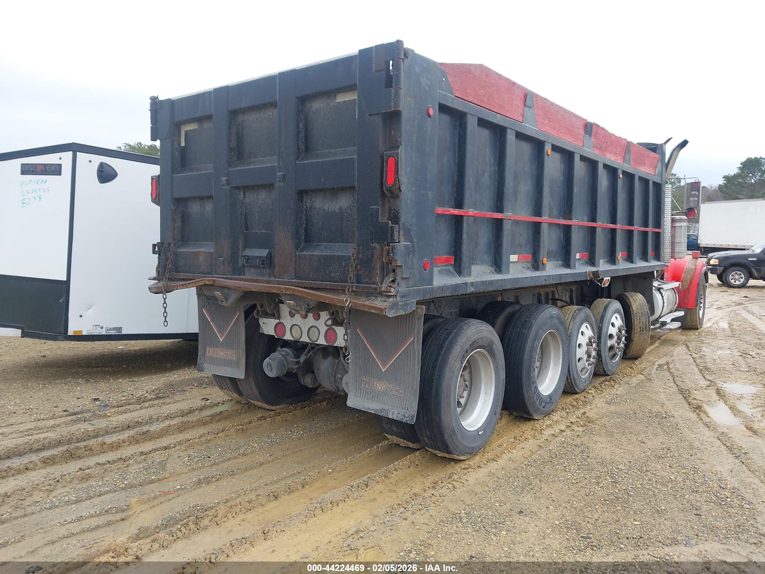 KENWORTH CONSTRUCTION image 4