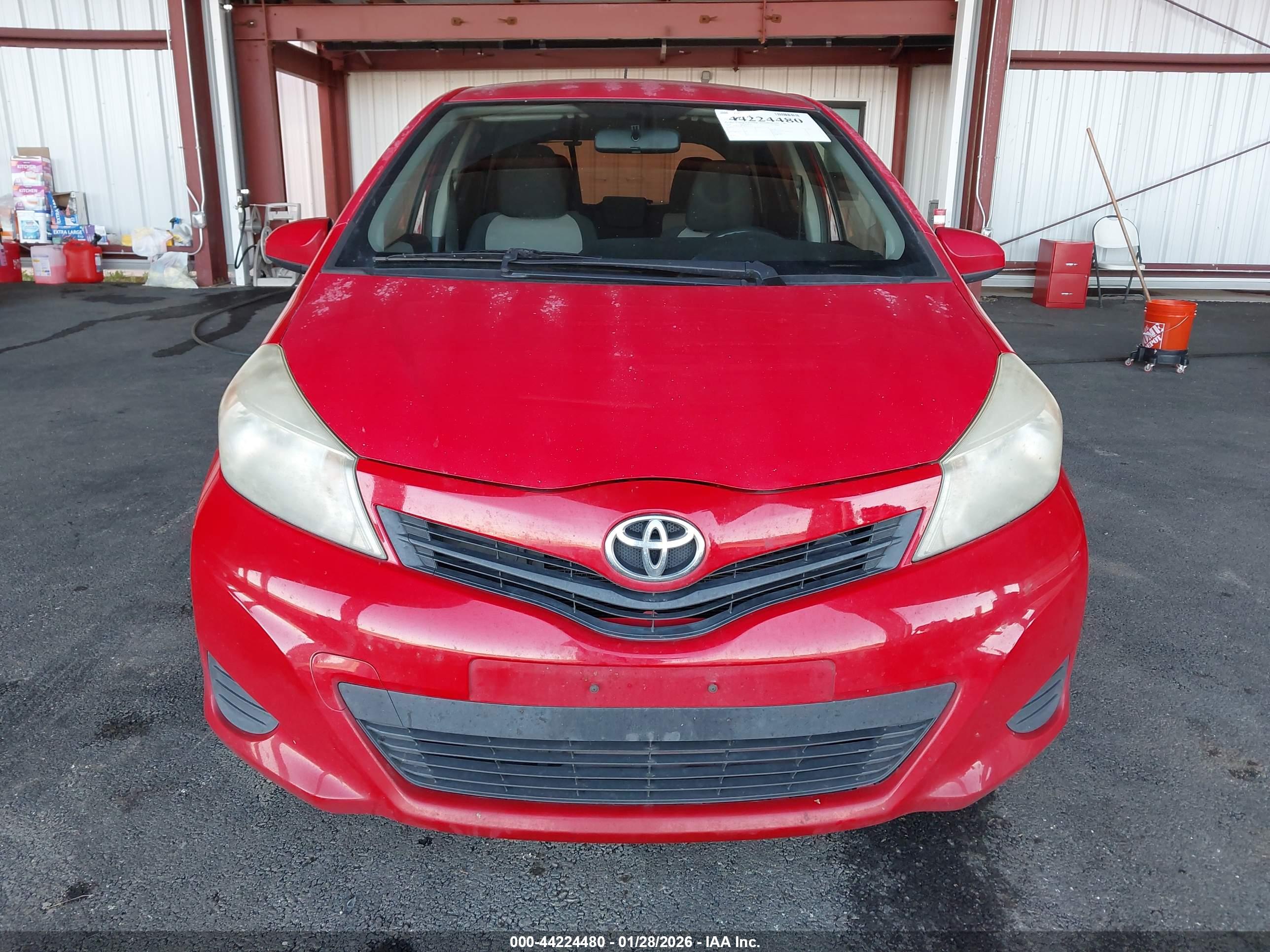 TOYOTA YARIS image 6