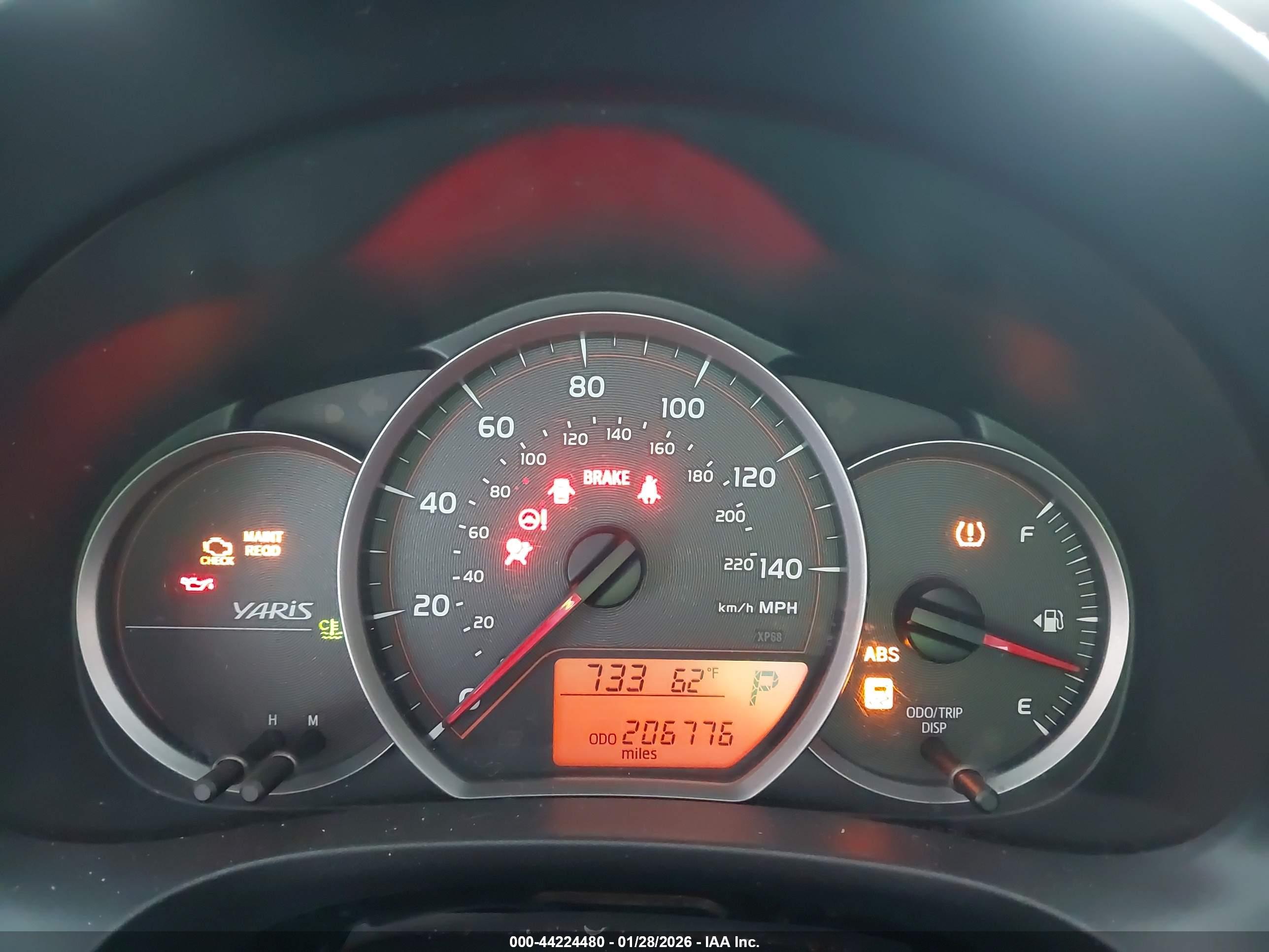 TOYOTA YARIS image 7