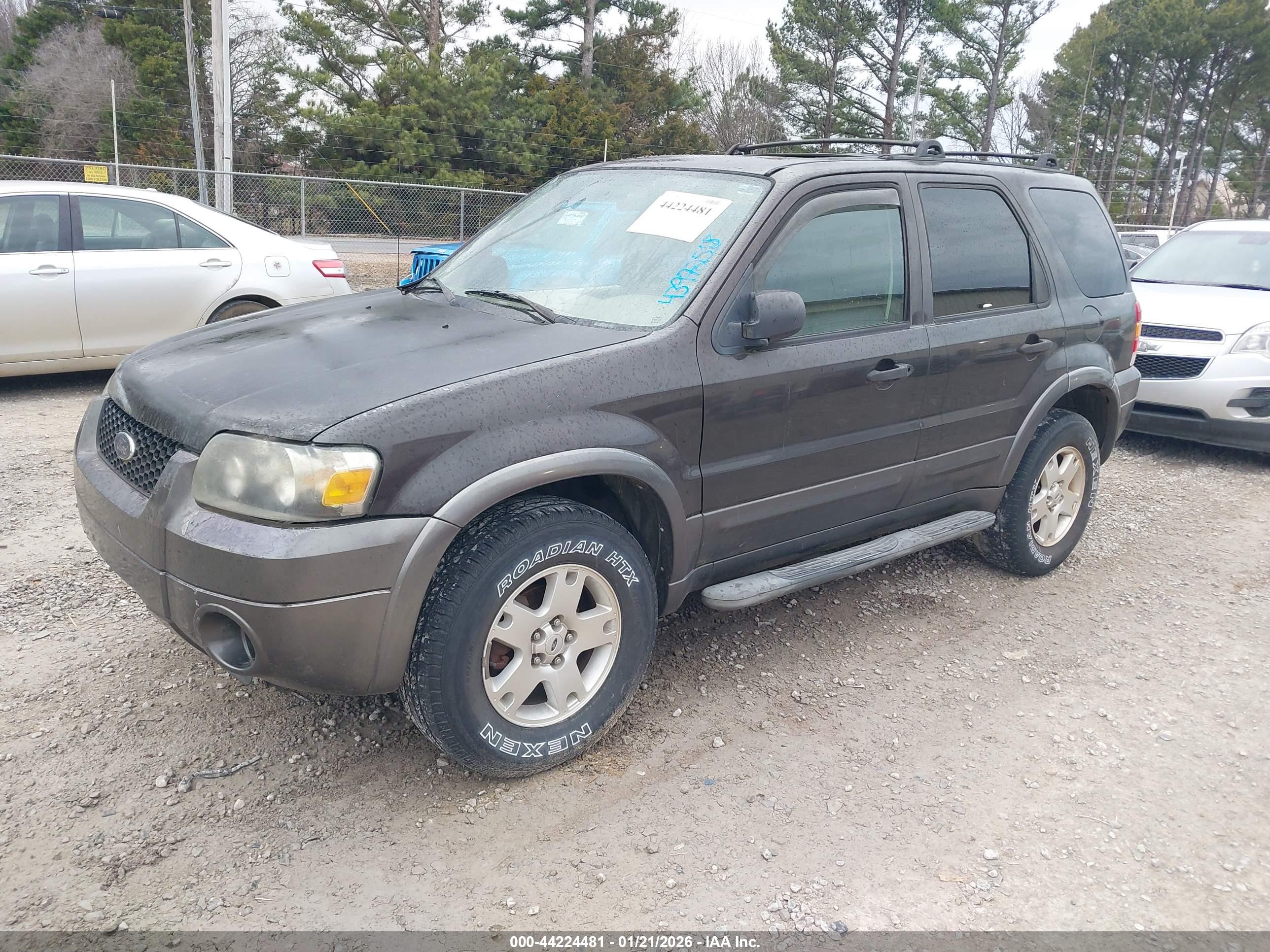 FORD ESCAPE image 2
