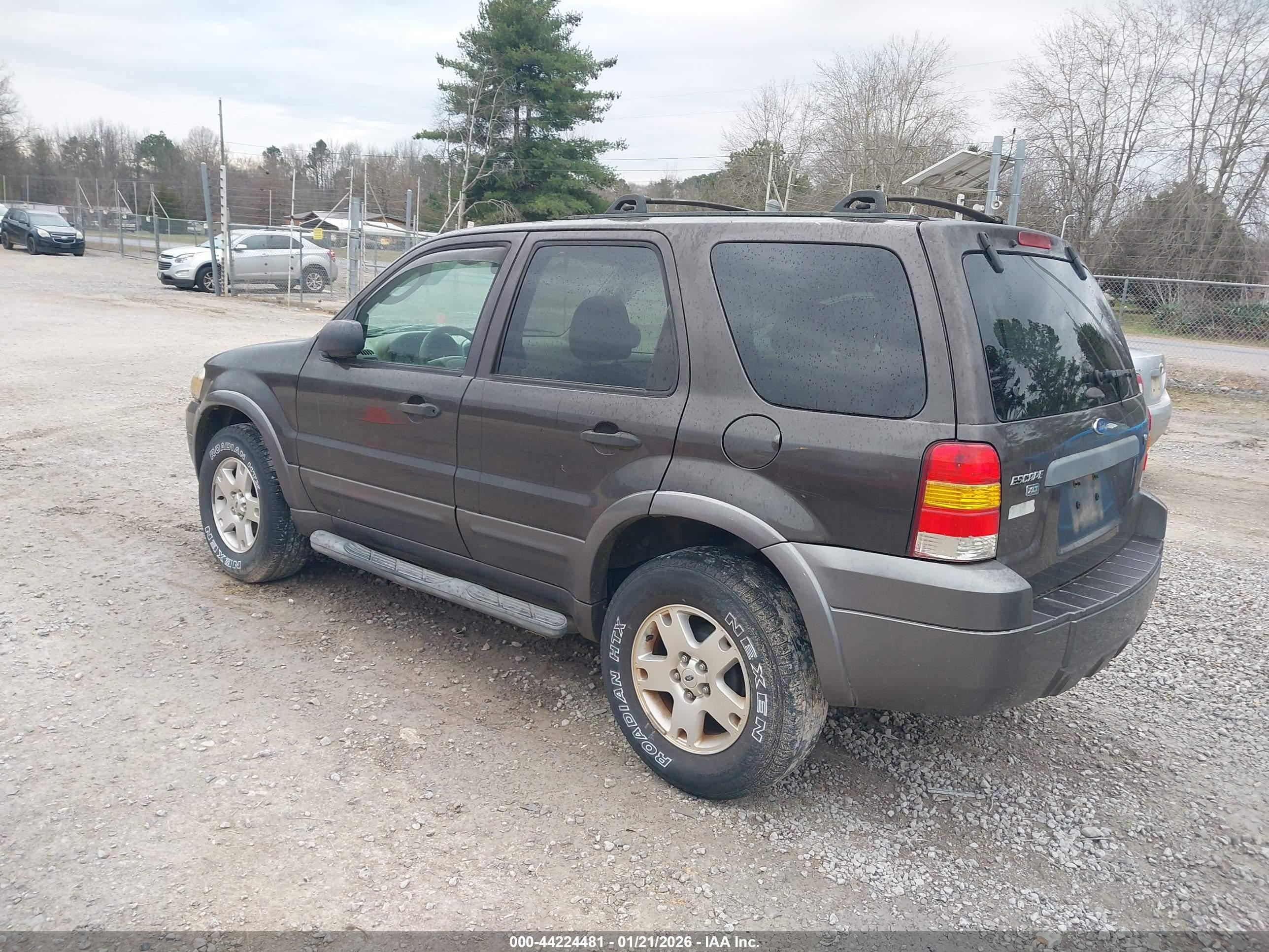 FORD ESCAPE image 3