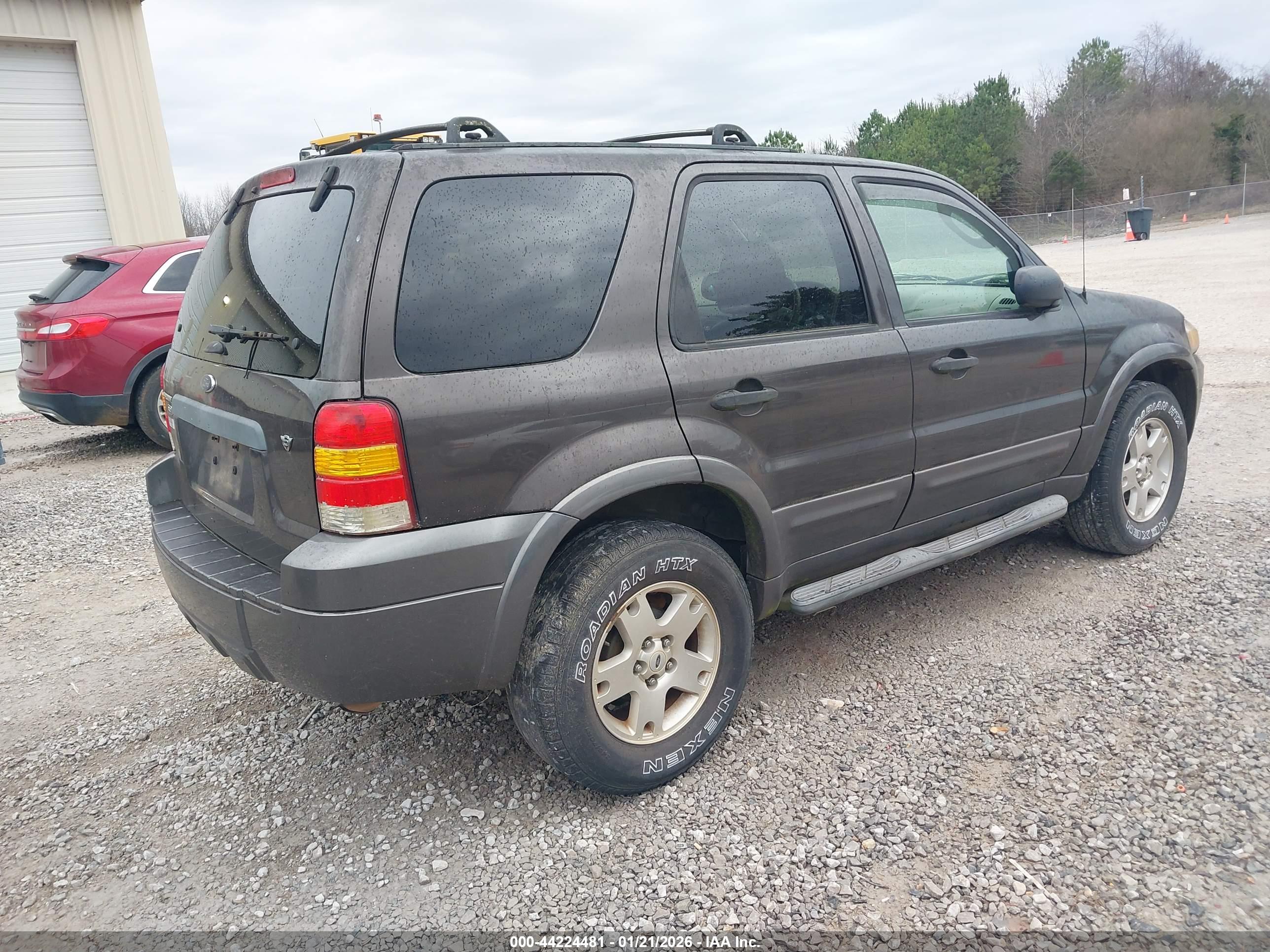 FORD ESCAPE image 4