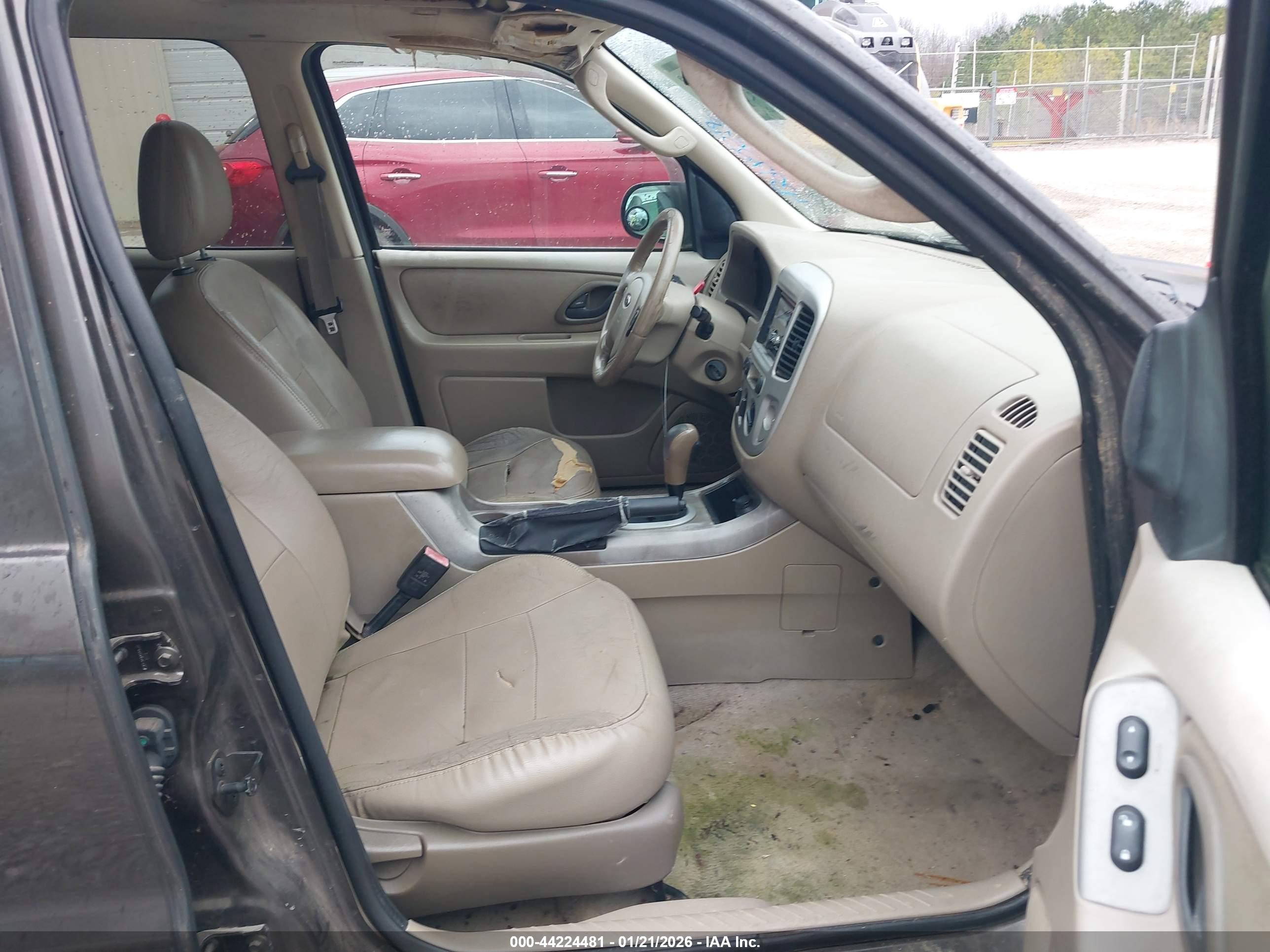 FORD ESCAPE image 5