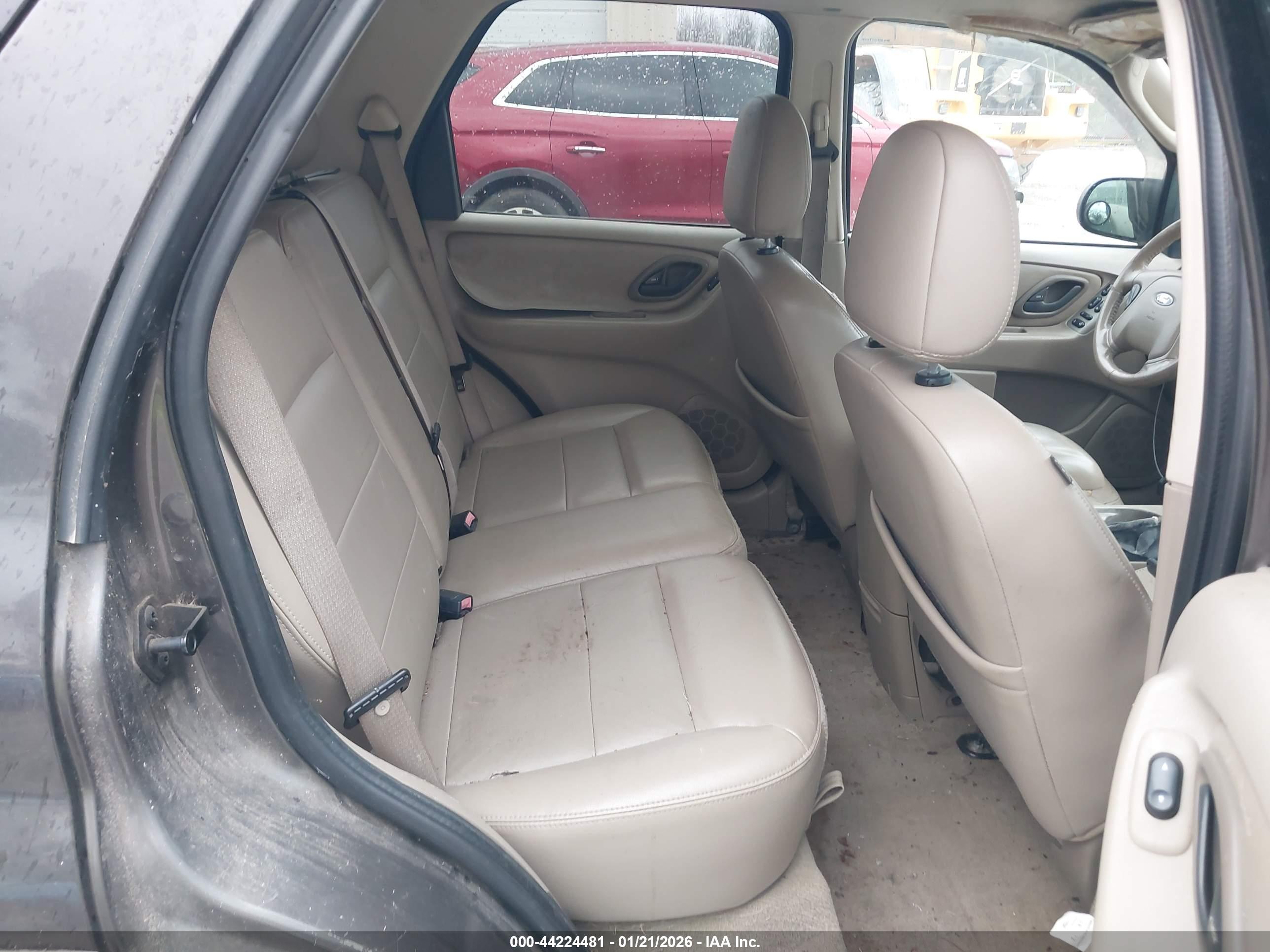 FORD ESCAPE image 8