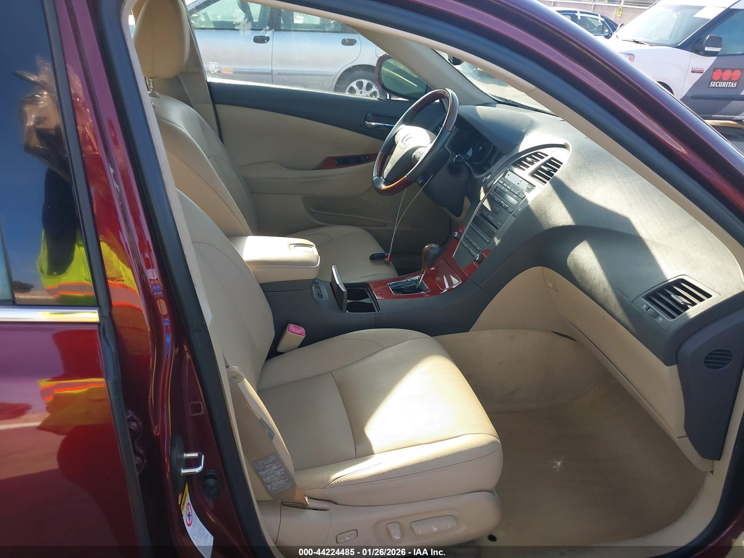 LEXUS ES image 5