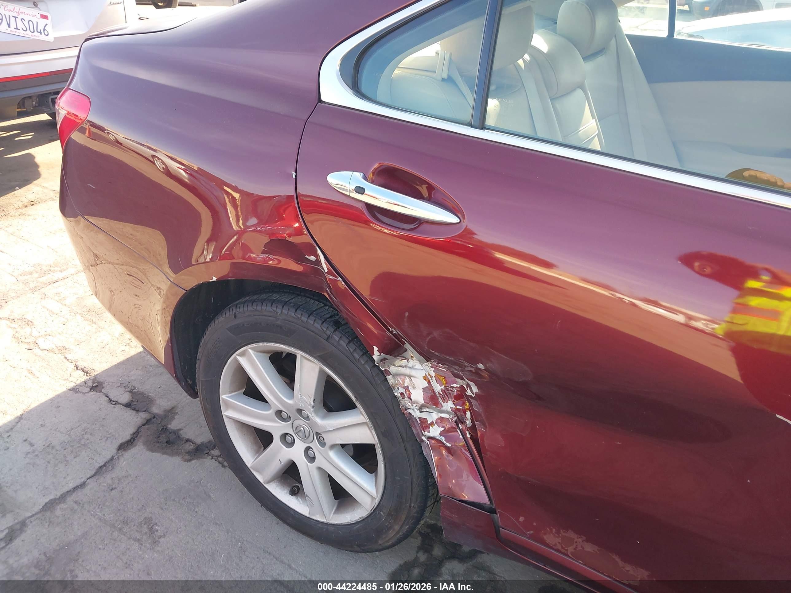 LEXUS ES image 6