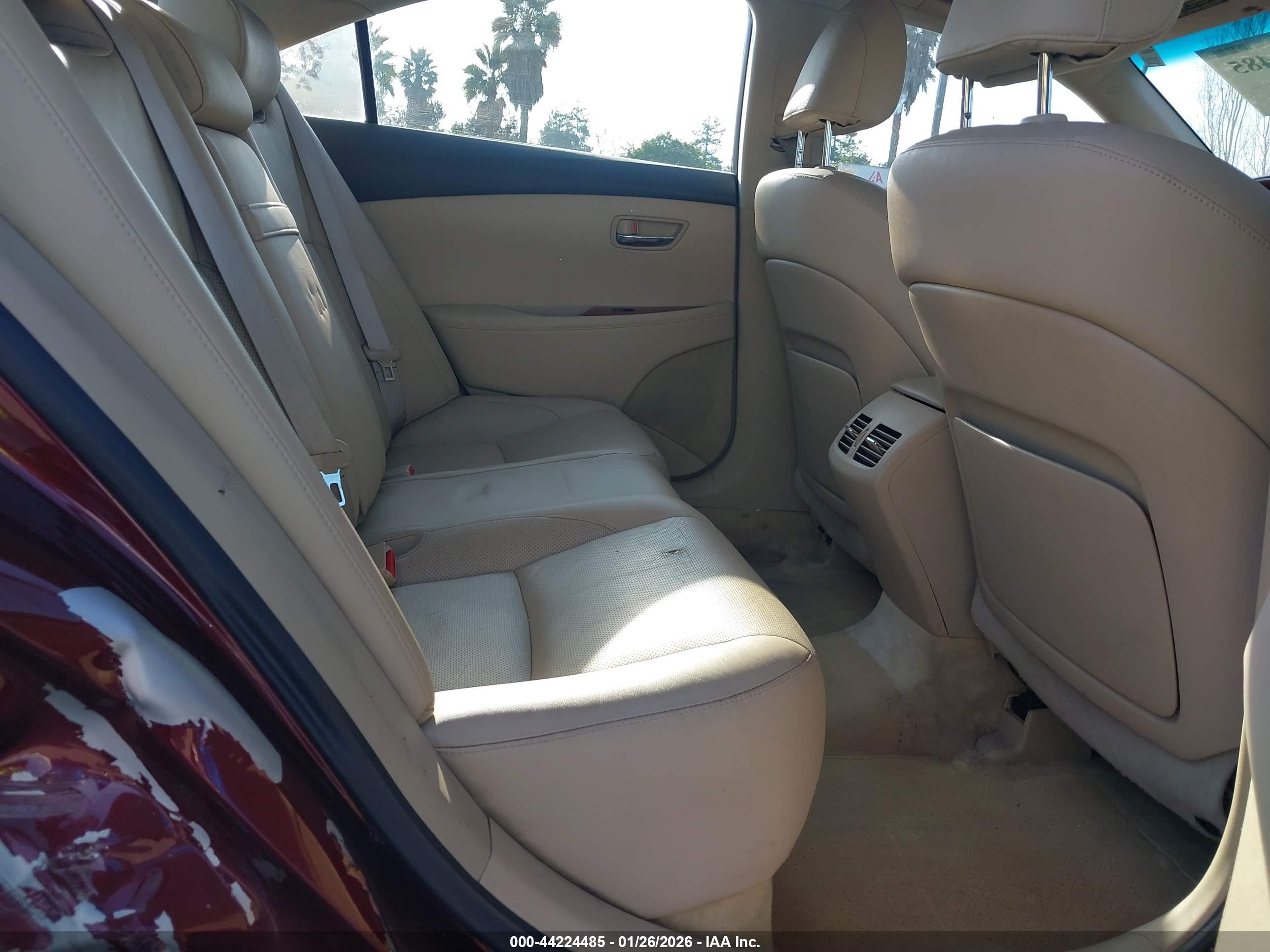 LEXUS ES image 8