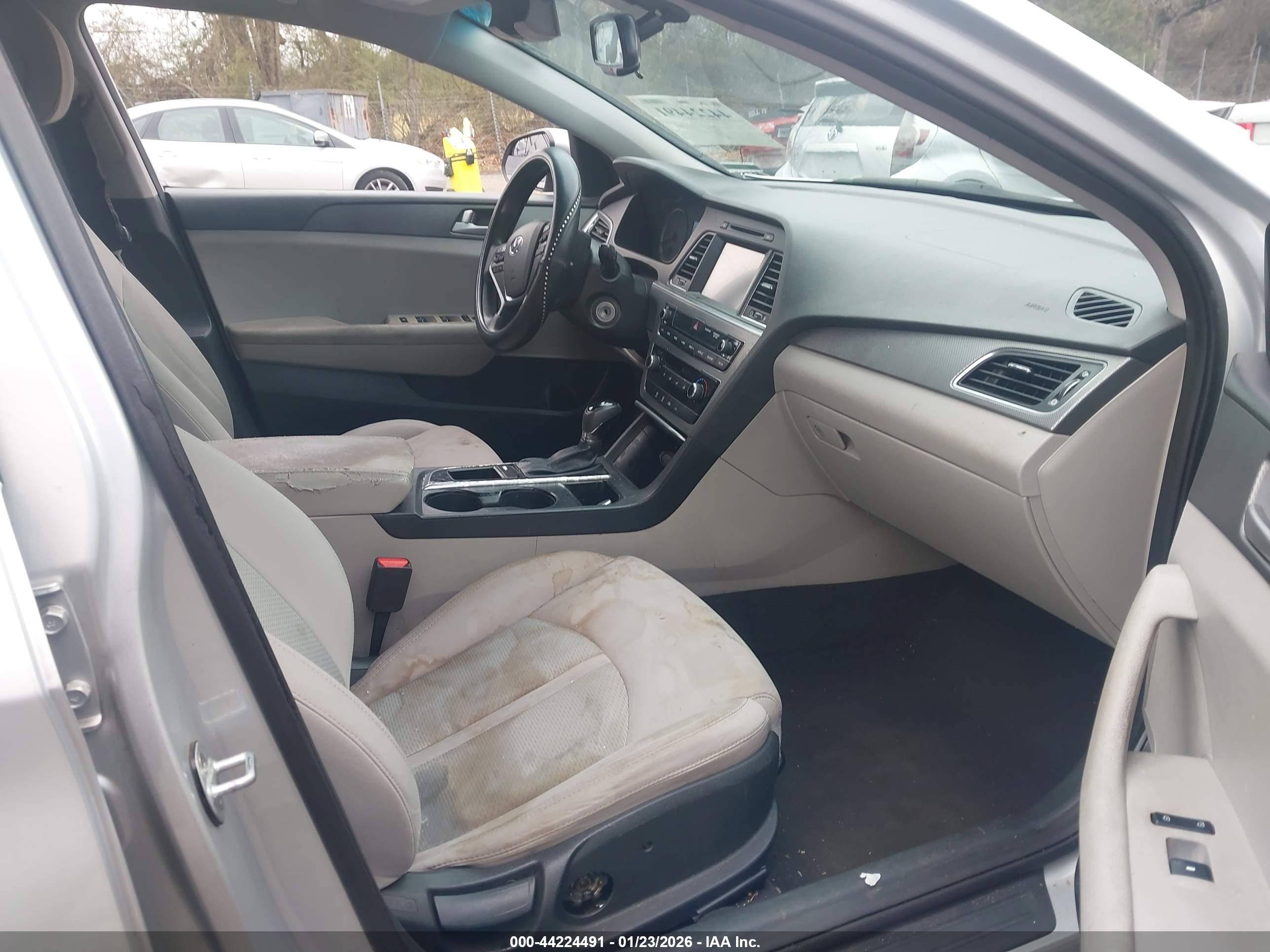 HYUNDAI SONATA image 5