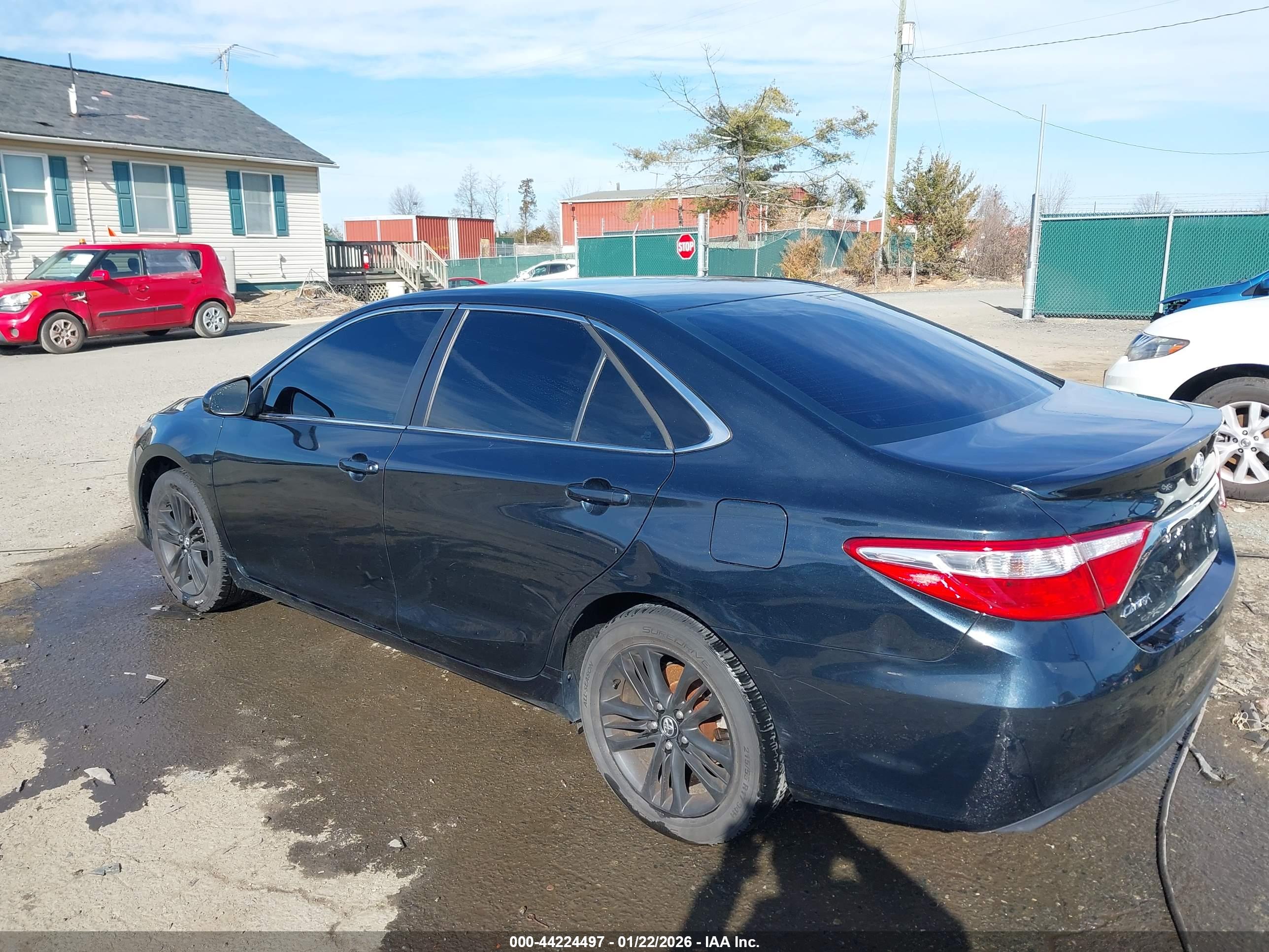 TOYOTA CAMRY image 3