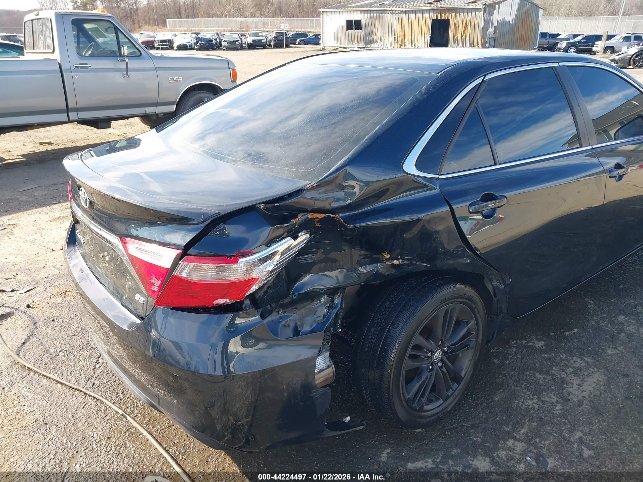TOYOTA CAMRY image 6