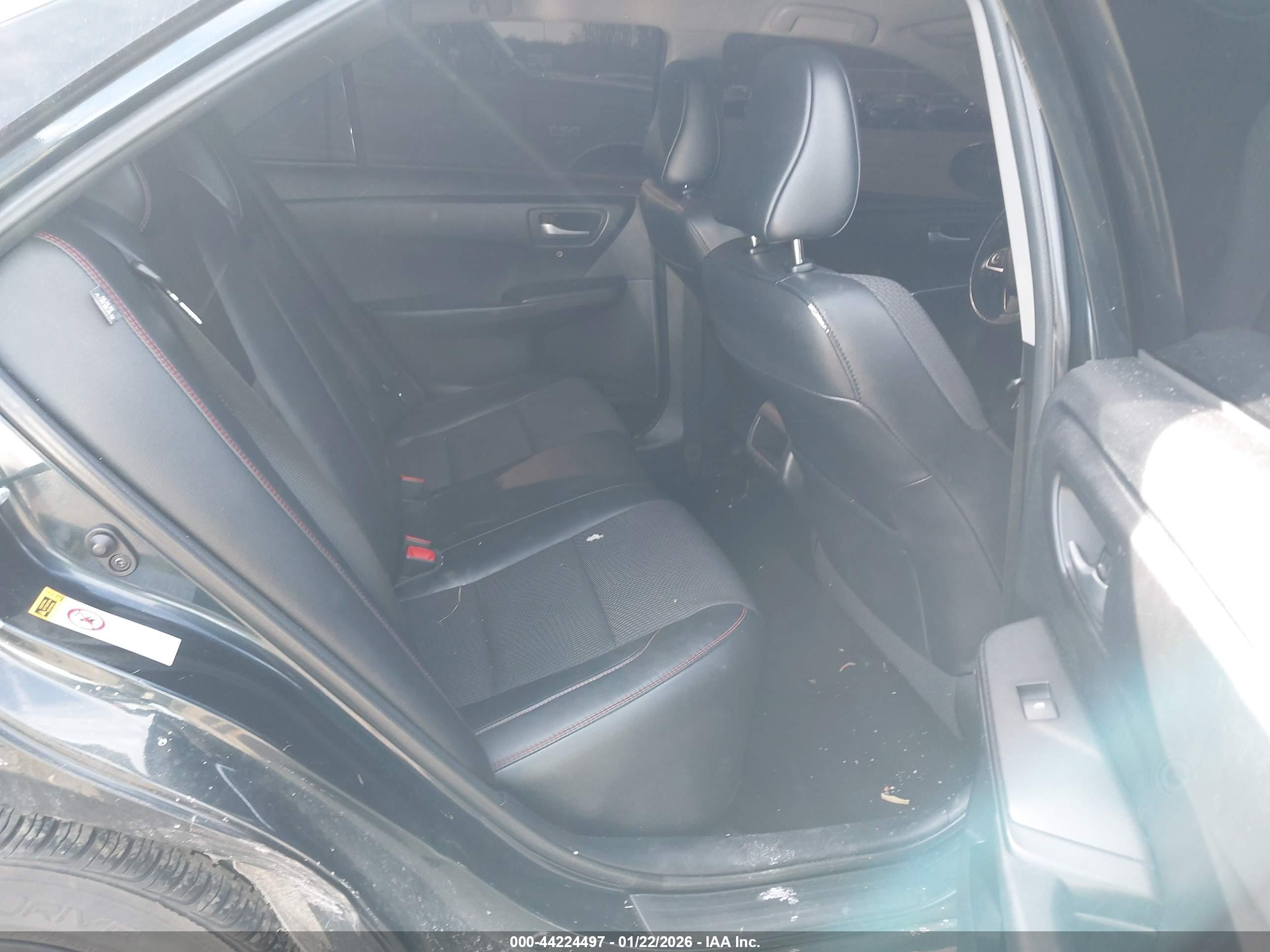 TOYOTA CAMRY image 8