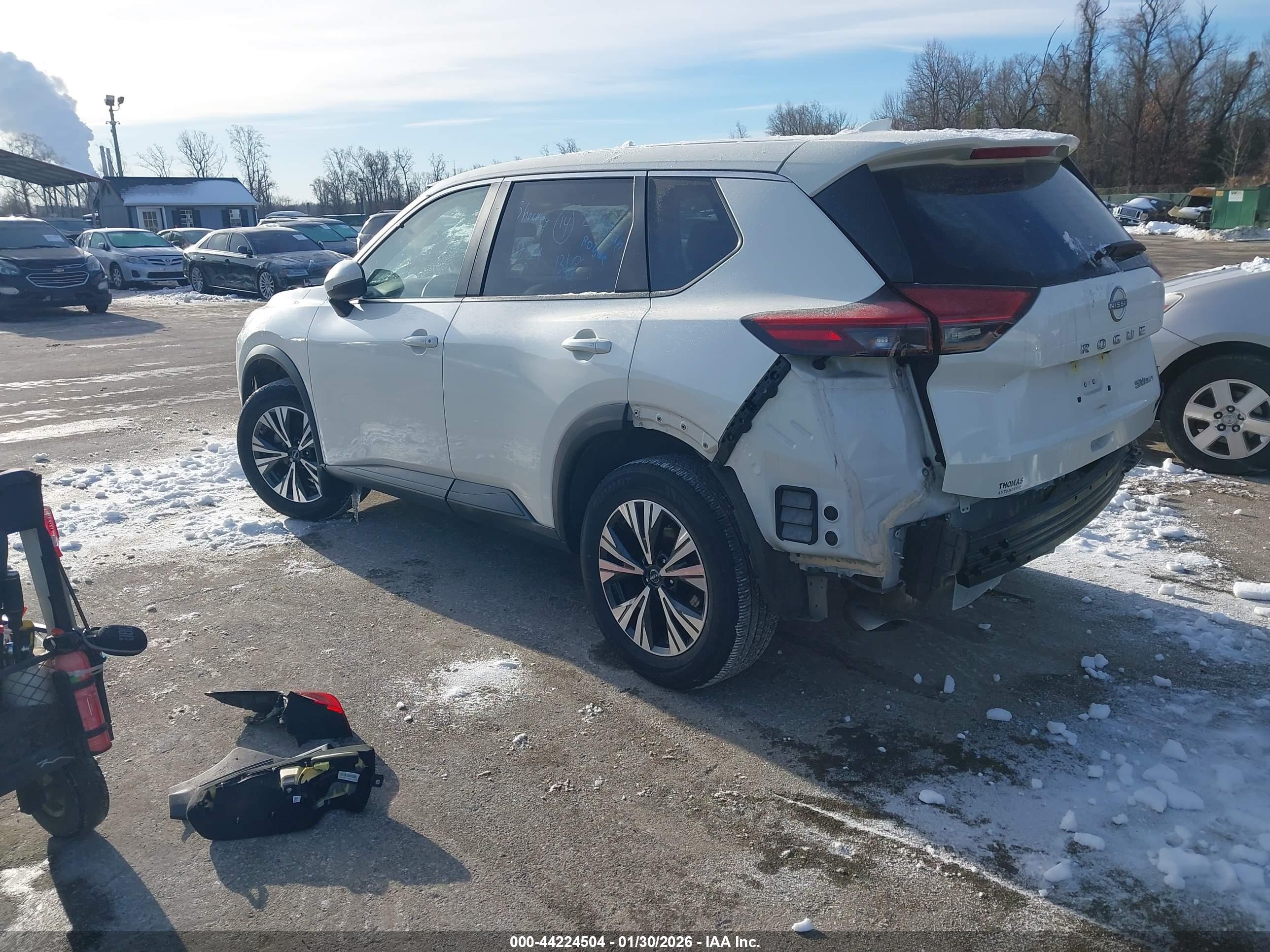 NISSAN ROGUE image 3