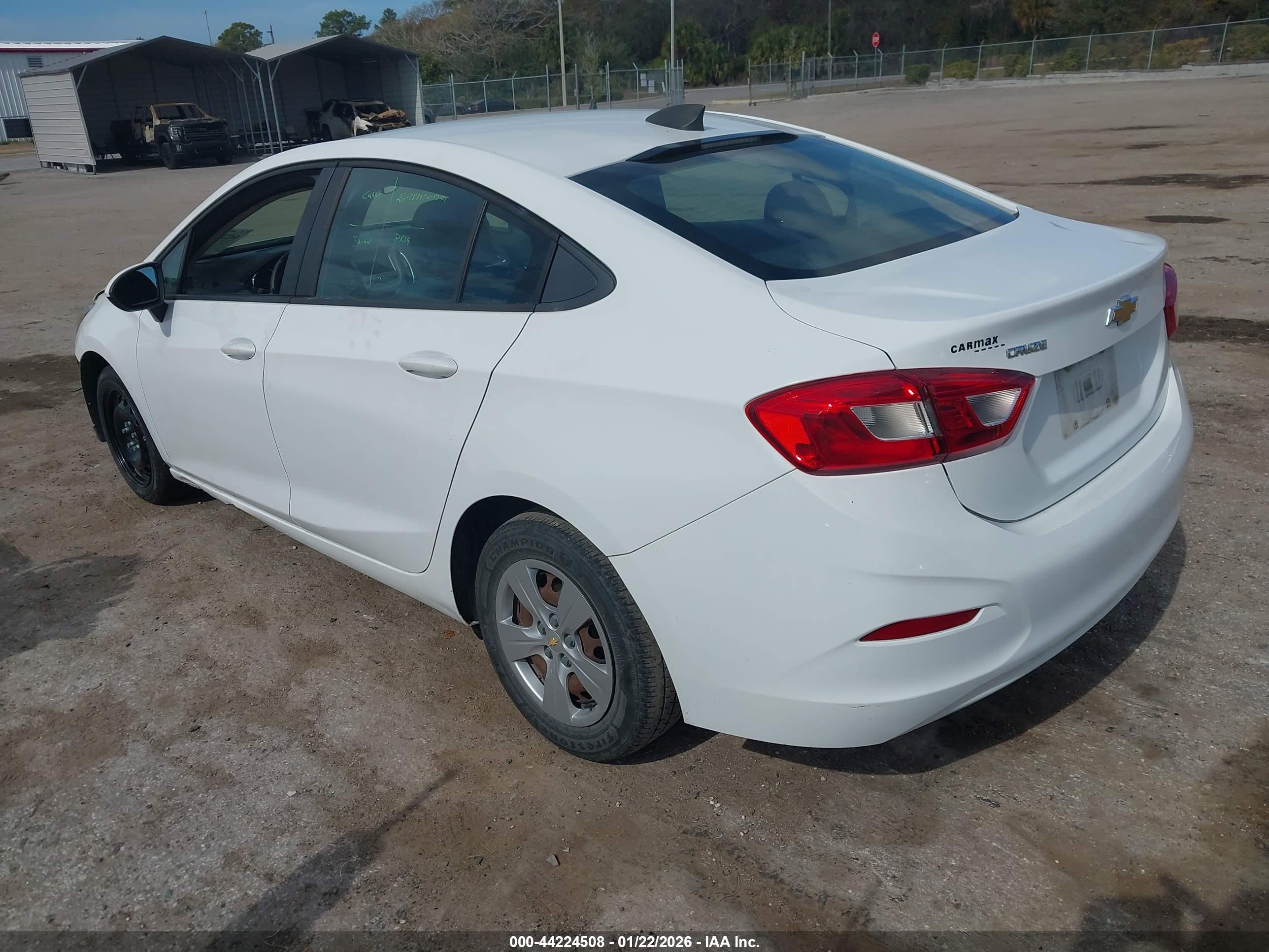 CHEVROLET CRUZE image 3