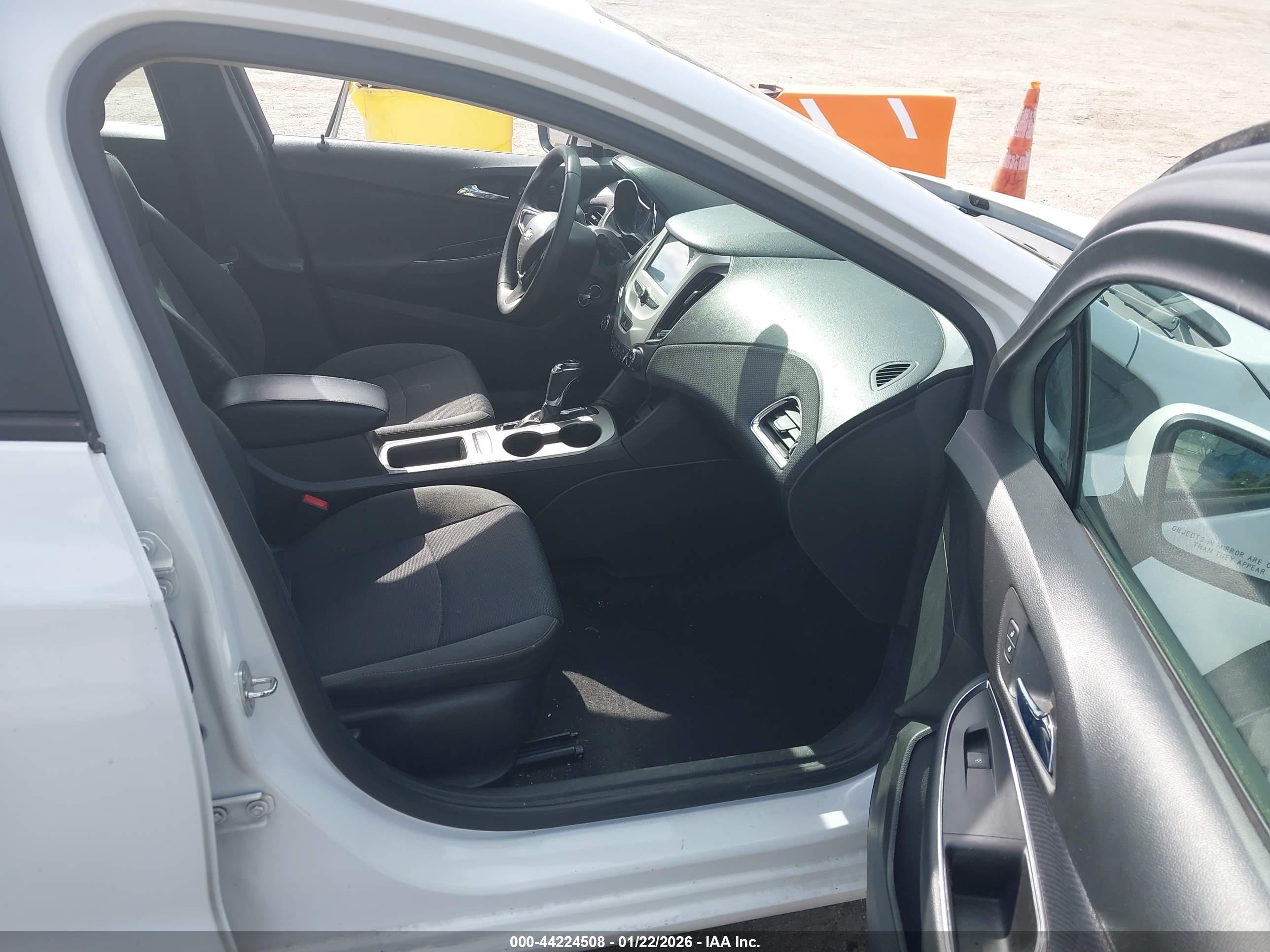 CHEVROLET CRUZE image 5