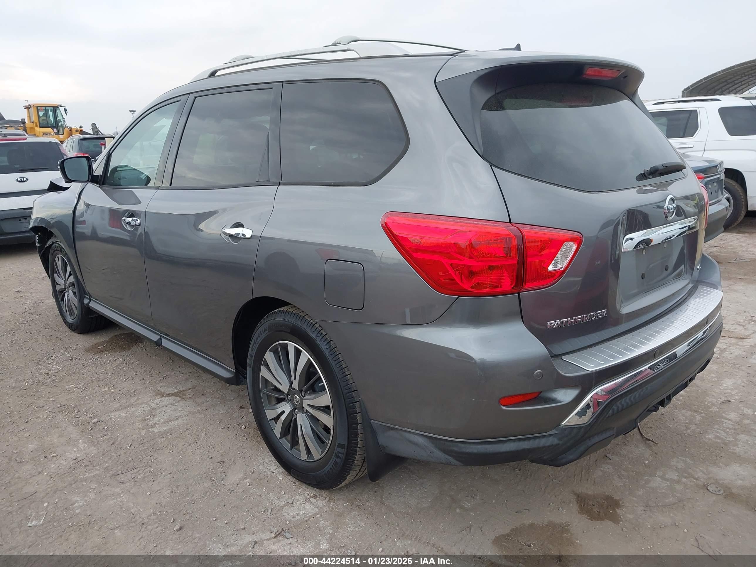 NISSAN PATHFINDER image 3