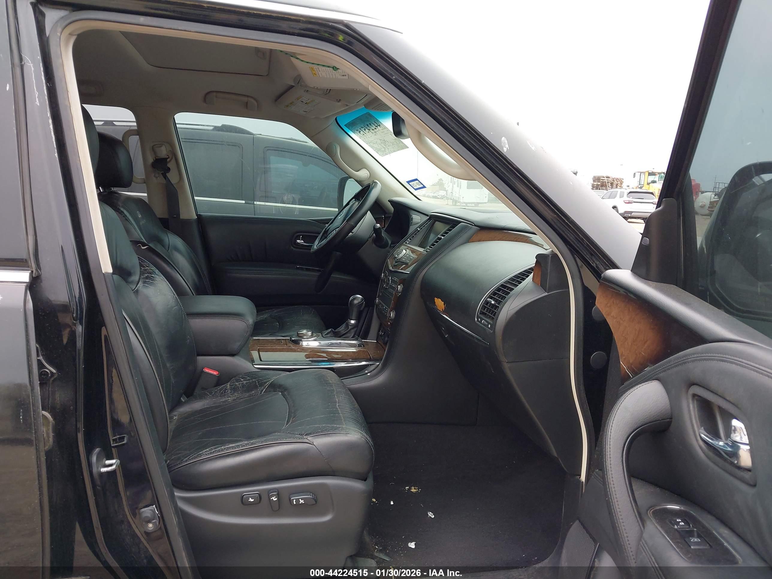 INFINITI QX56 image 5