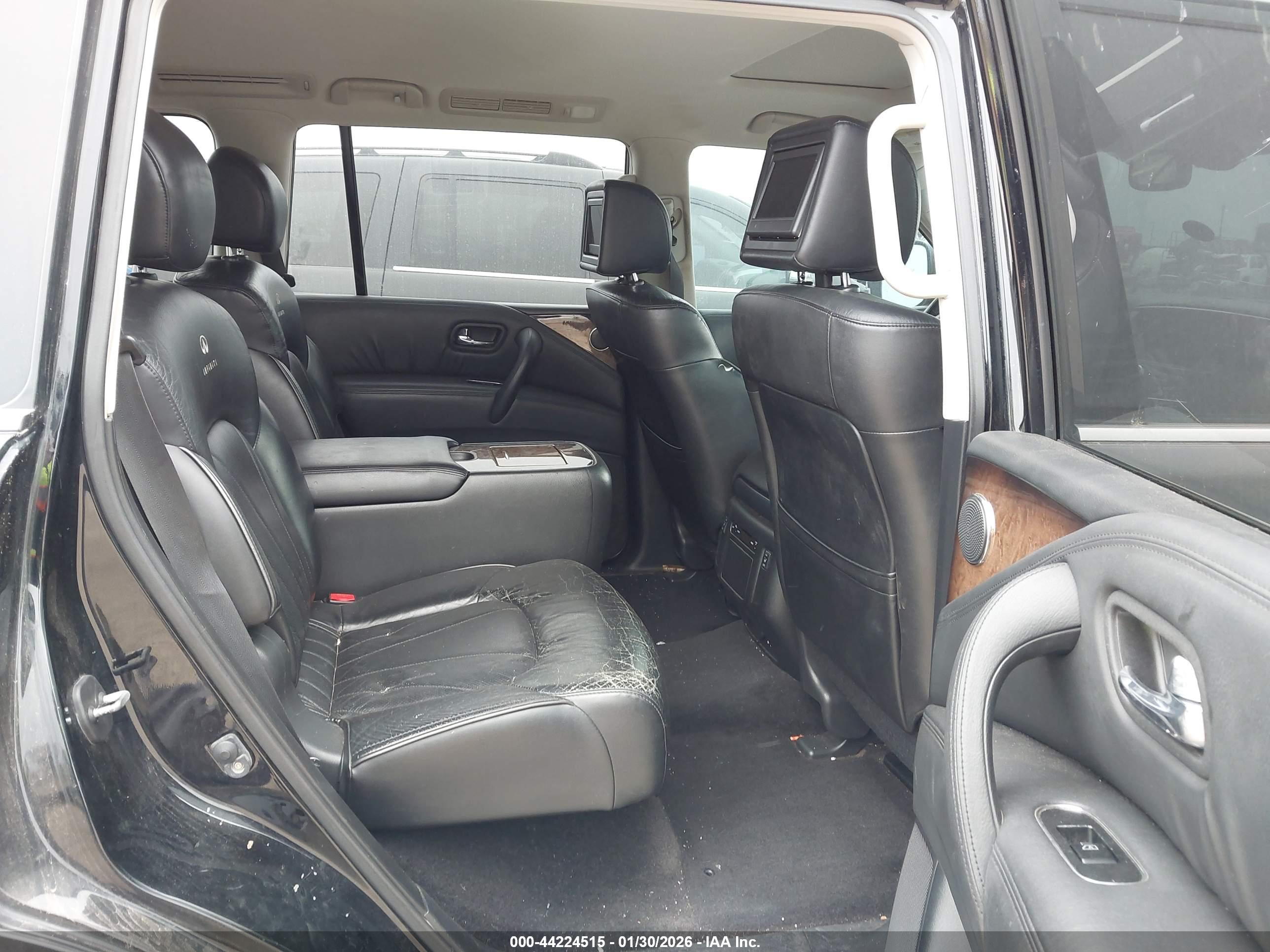 INFINITI QX56 image 8
