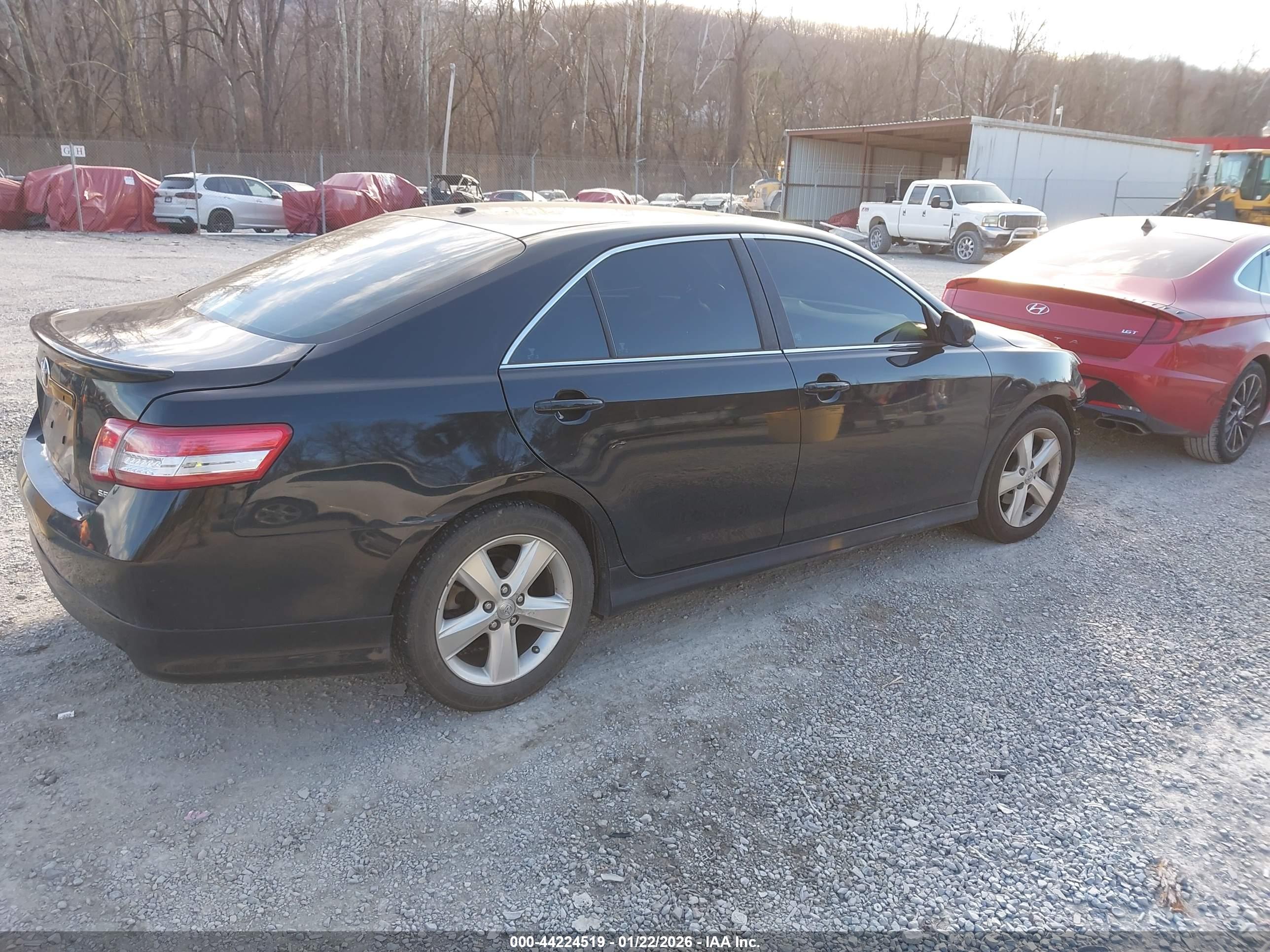 TOYOTA CAMRY image 4