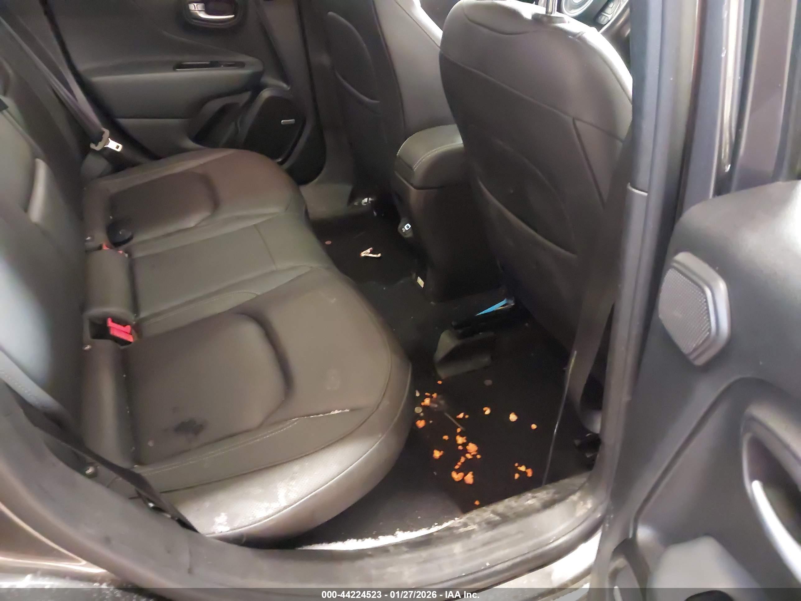 JEEP RENEGADE image 8